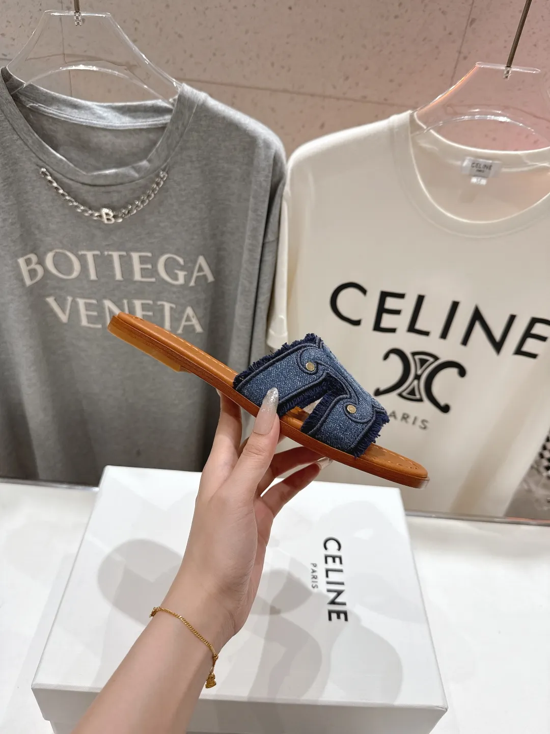 CELINE 2025ss新作凱旋門サンダルブルーレトロ - 画像 (6)