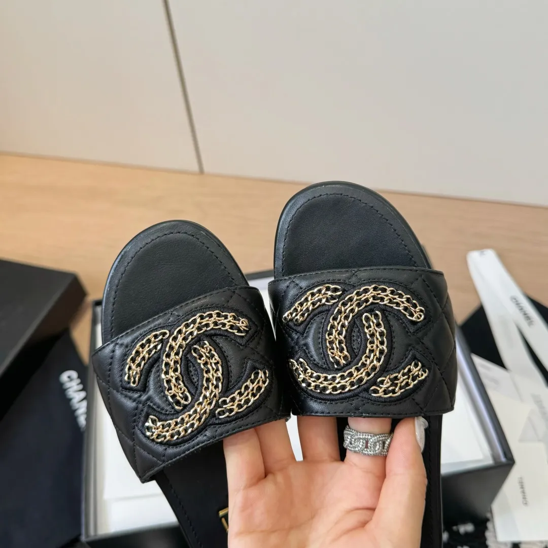 CHANEL 新作黒レトロスタイルスリッパ - 画像 (7)