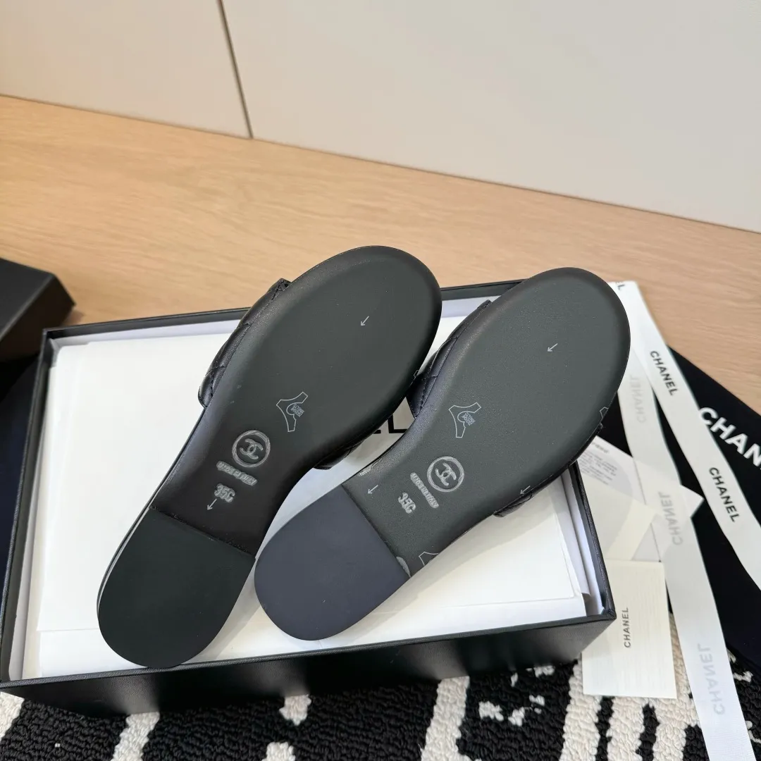 CHANEL 新作黒レトロスタイルスリッパ - 画像 (10)