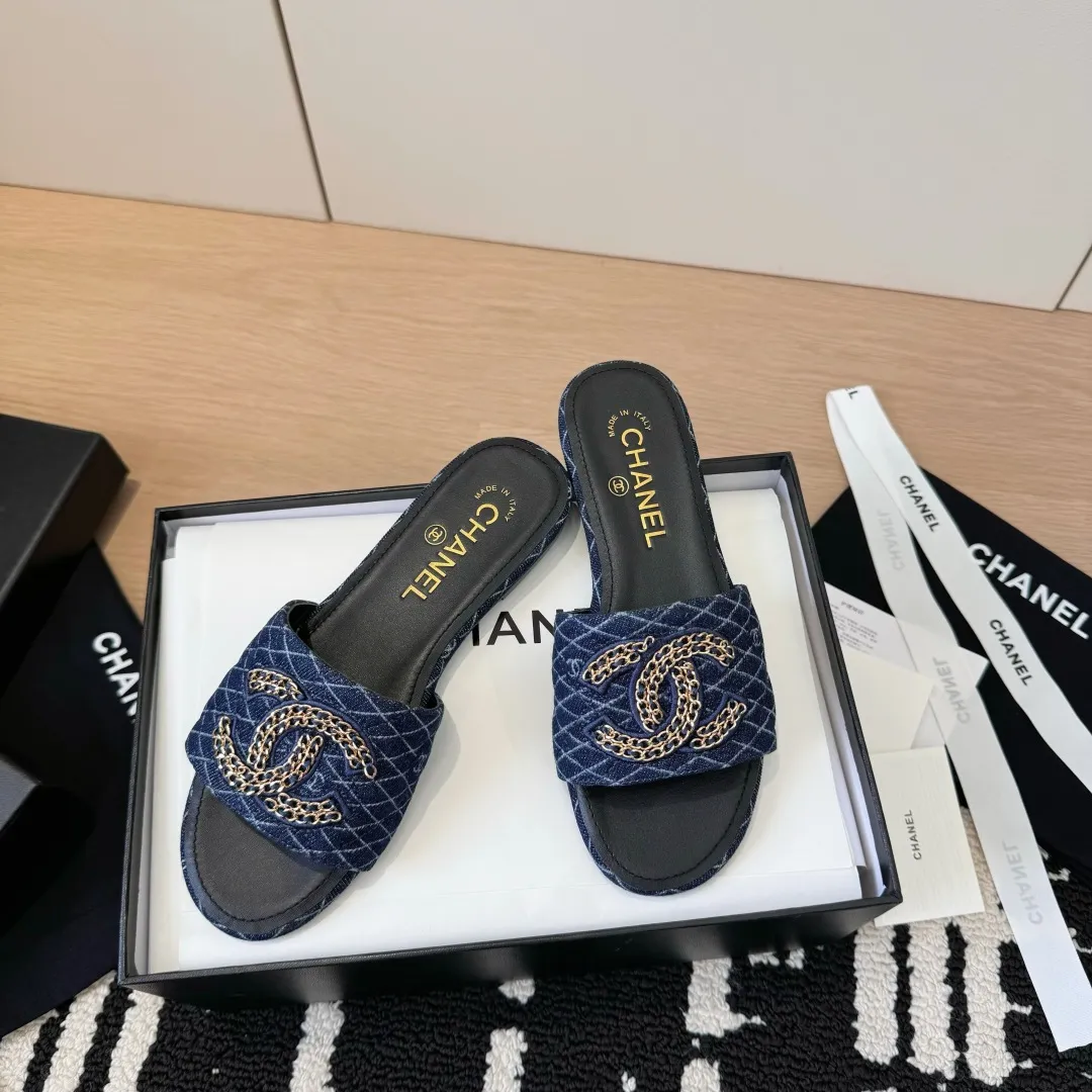 Chanel 新作ブルーダブルC菱格スリッパ - 画像 (3)