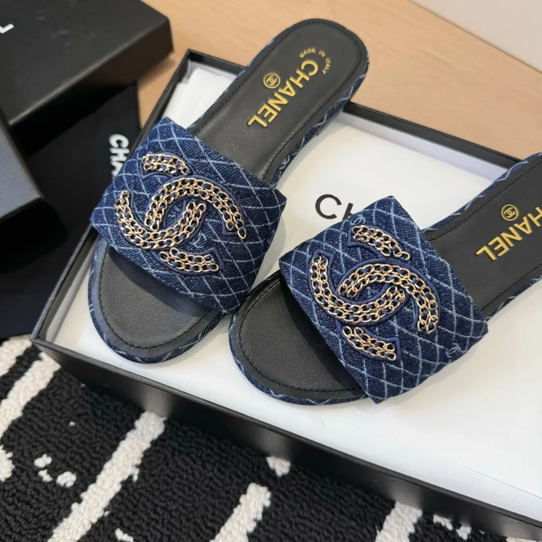 Chanel 新作ブルーダブルC菱格スリッパ - 画像 (7)