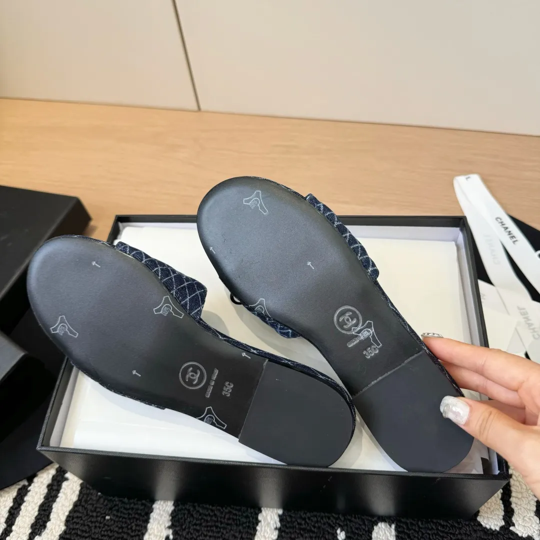 Chanel 新作ブルーダブルC菱格スリッパ - 画像 (10)