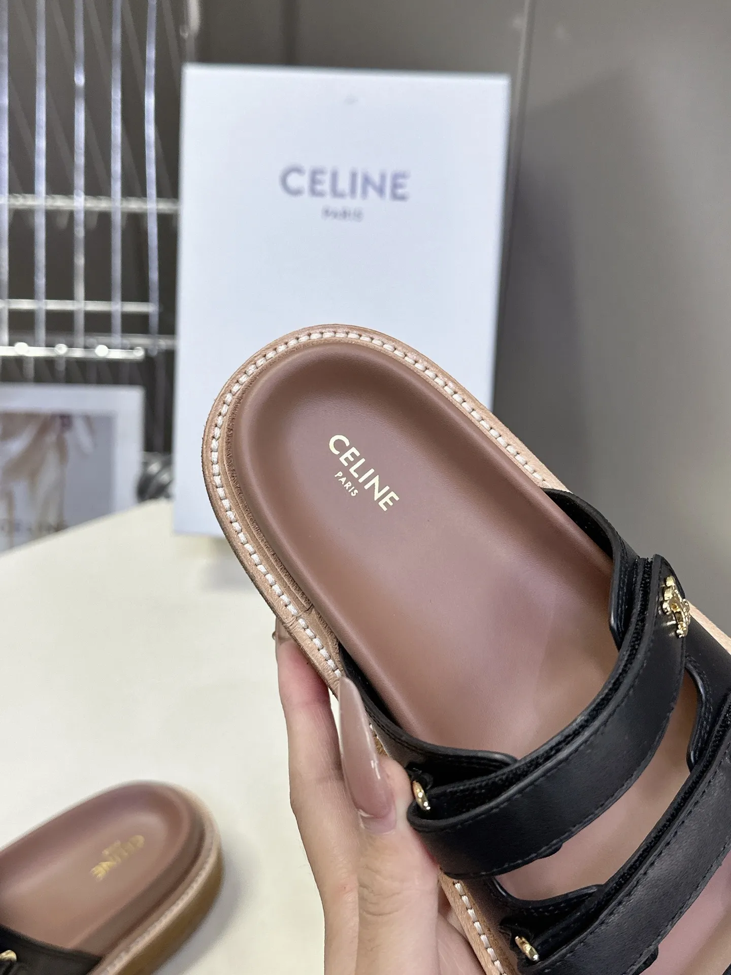 セリーヌ黒レトロなローマのサンダルとスリッパ - 画像 (9)