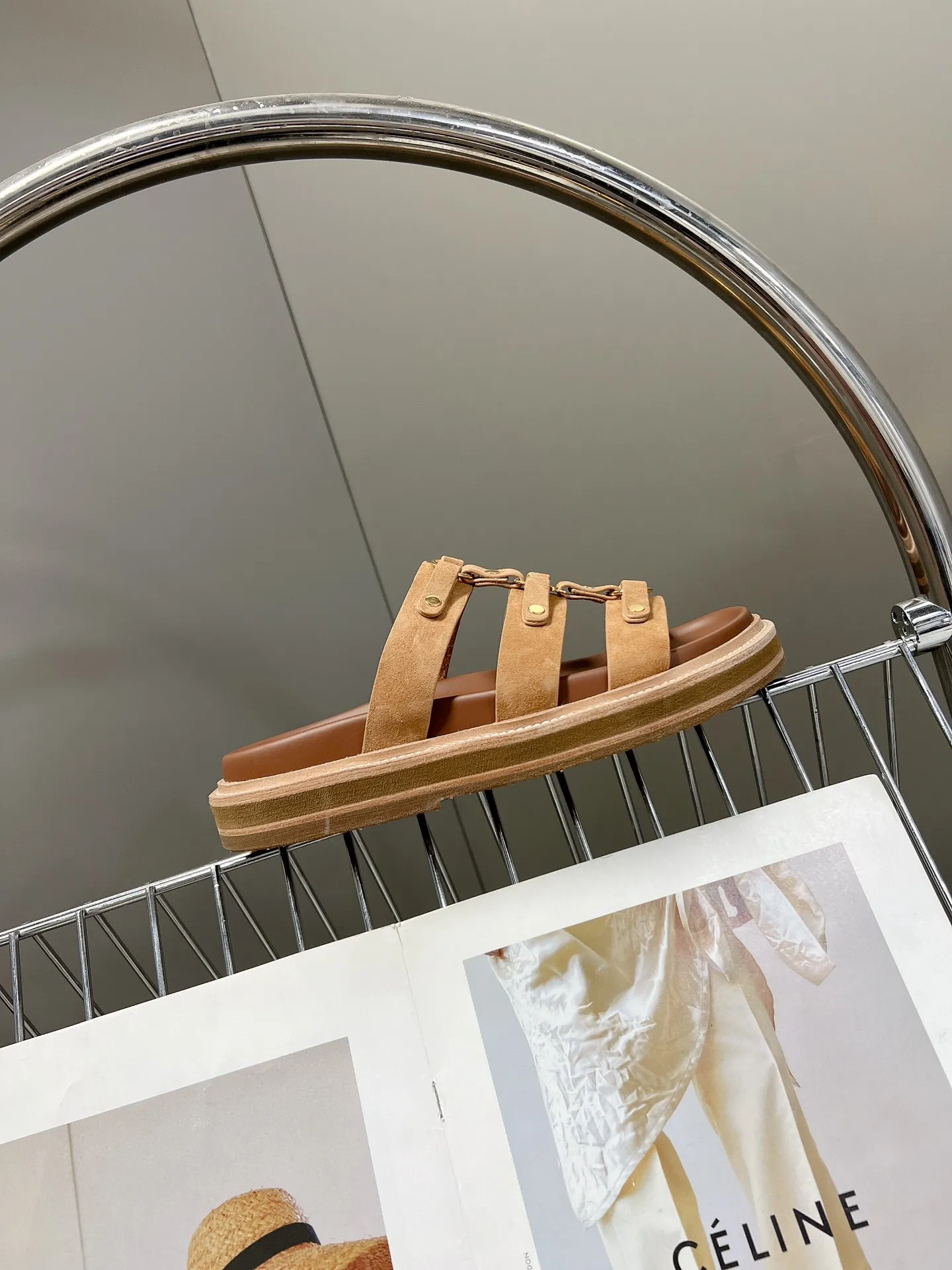 CELINE キャメル レトロなローマのサンダルとスリッパ - 画像 (7)