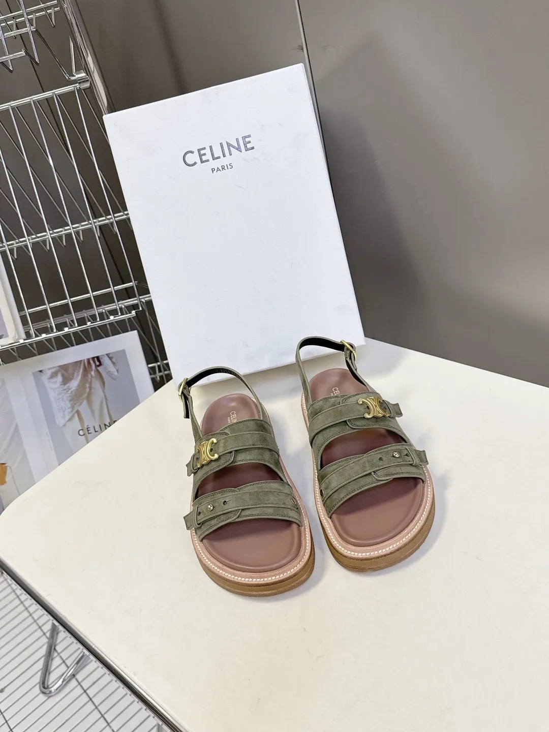 CELINE セリーヌ 緑 レトロなローマのスリッパ 新作