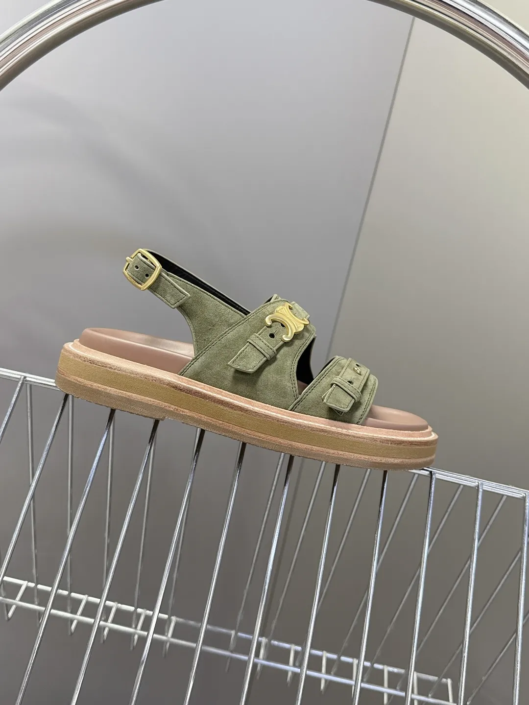 CELINE セリーヌ 緑 レトロなローマのスリッパ 新作 - 画像 (6)