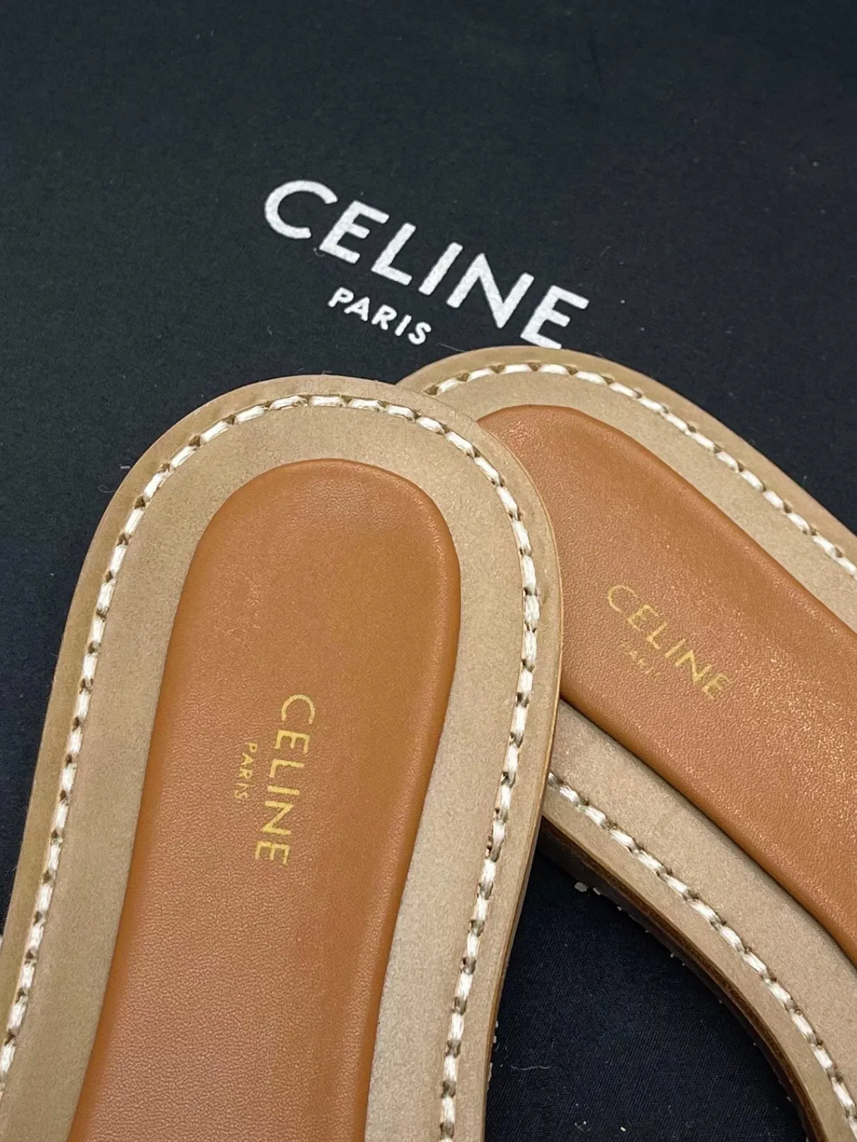 CELINE パリ 凱旋門スリッパ ベージュ 新作 - 画像 (9)
