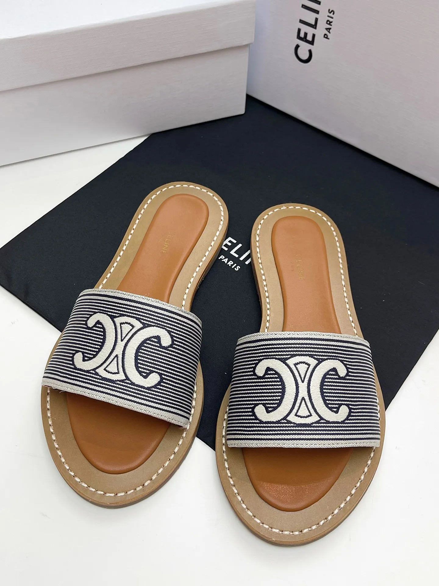 CEライン25凱旋門スリッパ白レトロスタイル