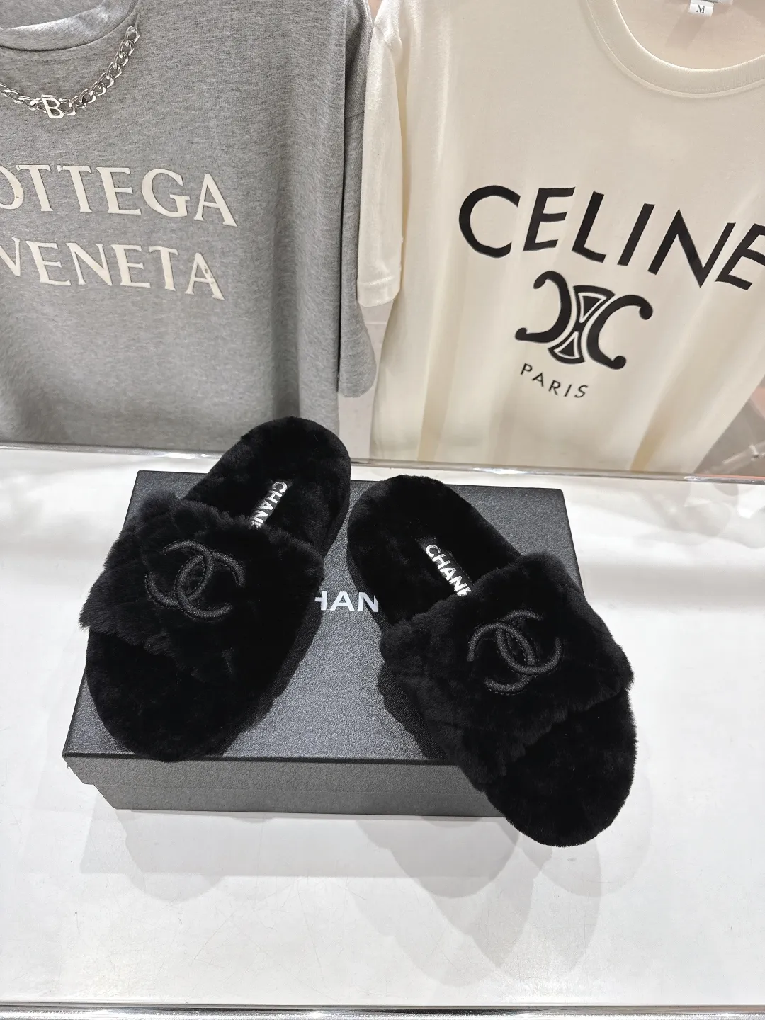 CHANEL新作黒毛皮のスリッパレトロスタイル - 画像 (3)