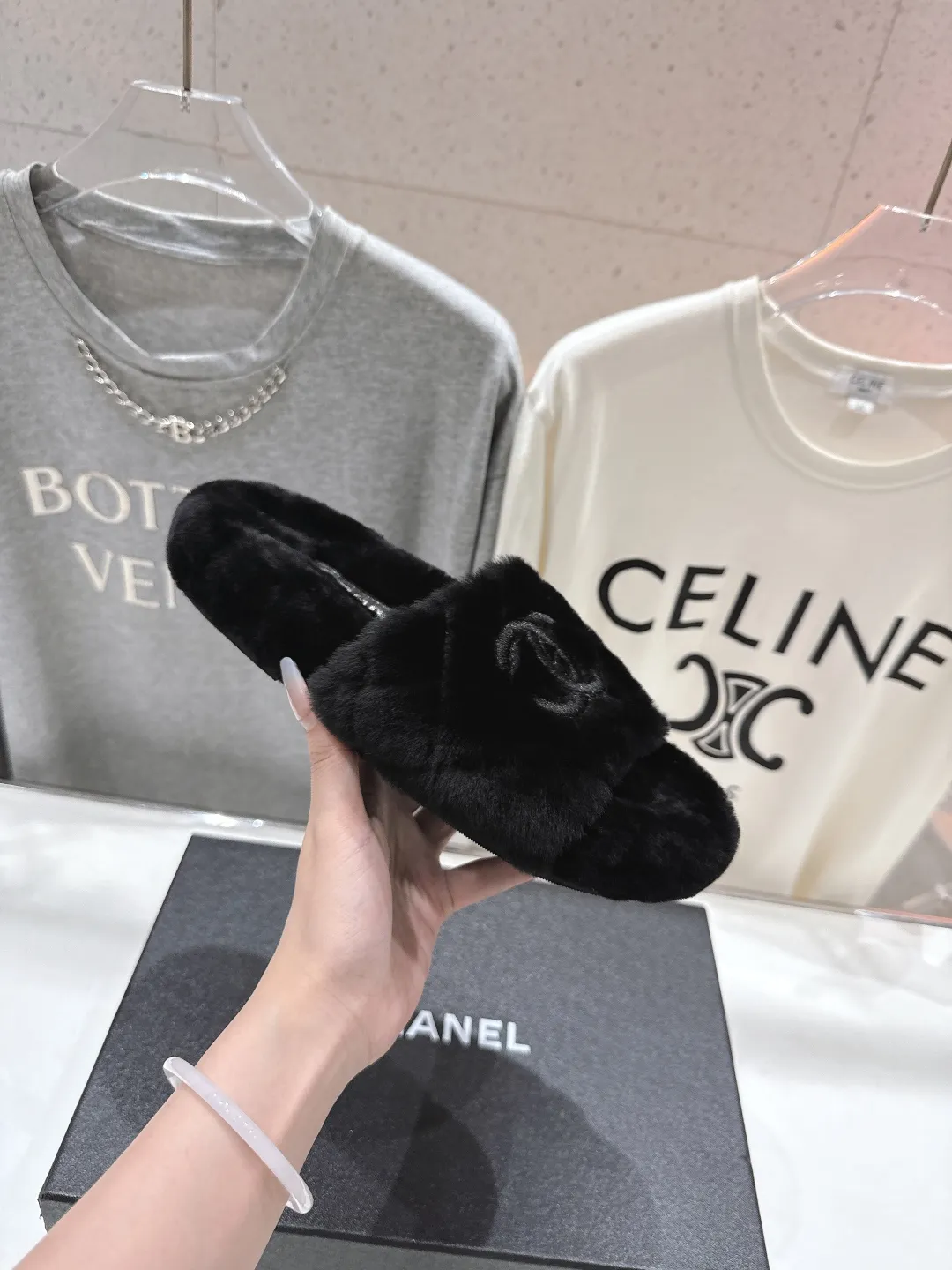 CHANEL新作黒毛皮のスリッパレトロスタイル - 画像 (5)