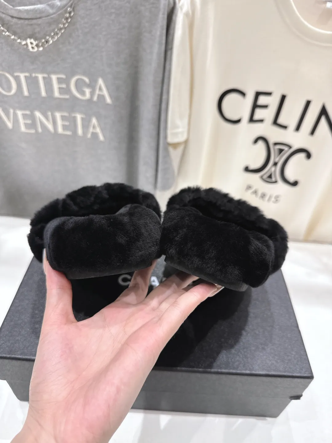 CHANEL新作黒毛皮のスリッパレトロスタイル - 画像 (9)