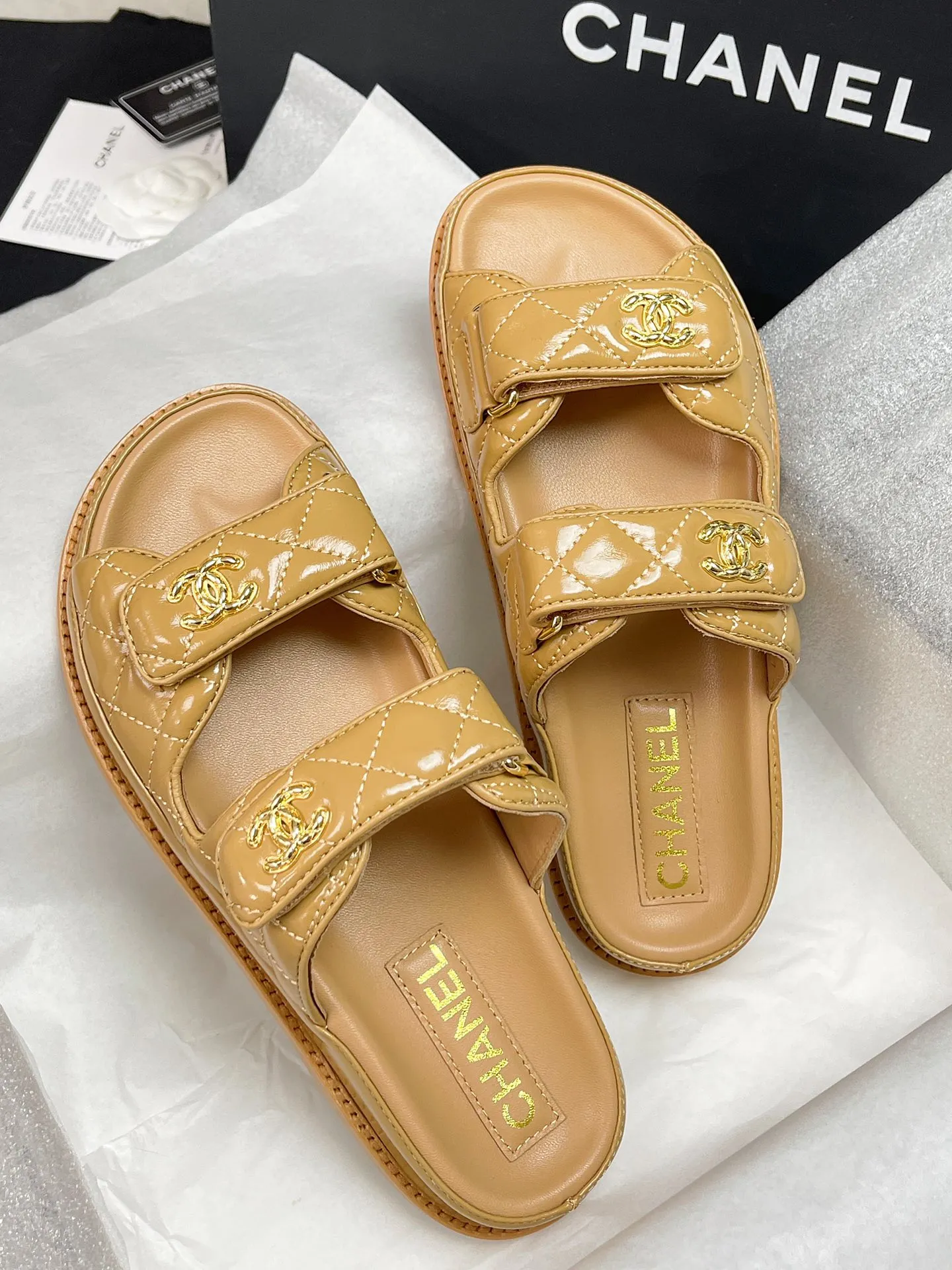 CHANEL ベージュ厚いソールベルクロスリッパ - 画像 (3)