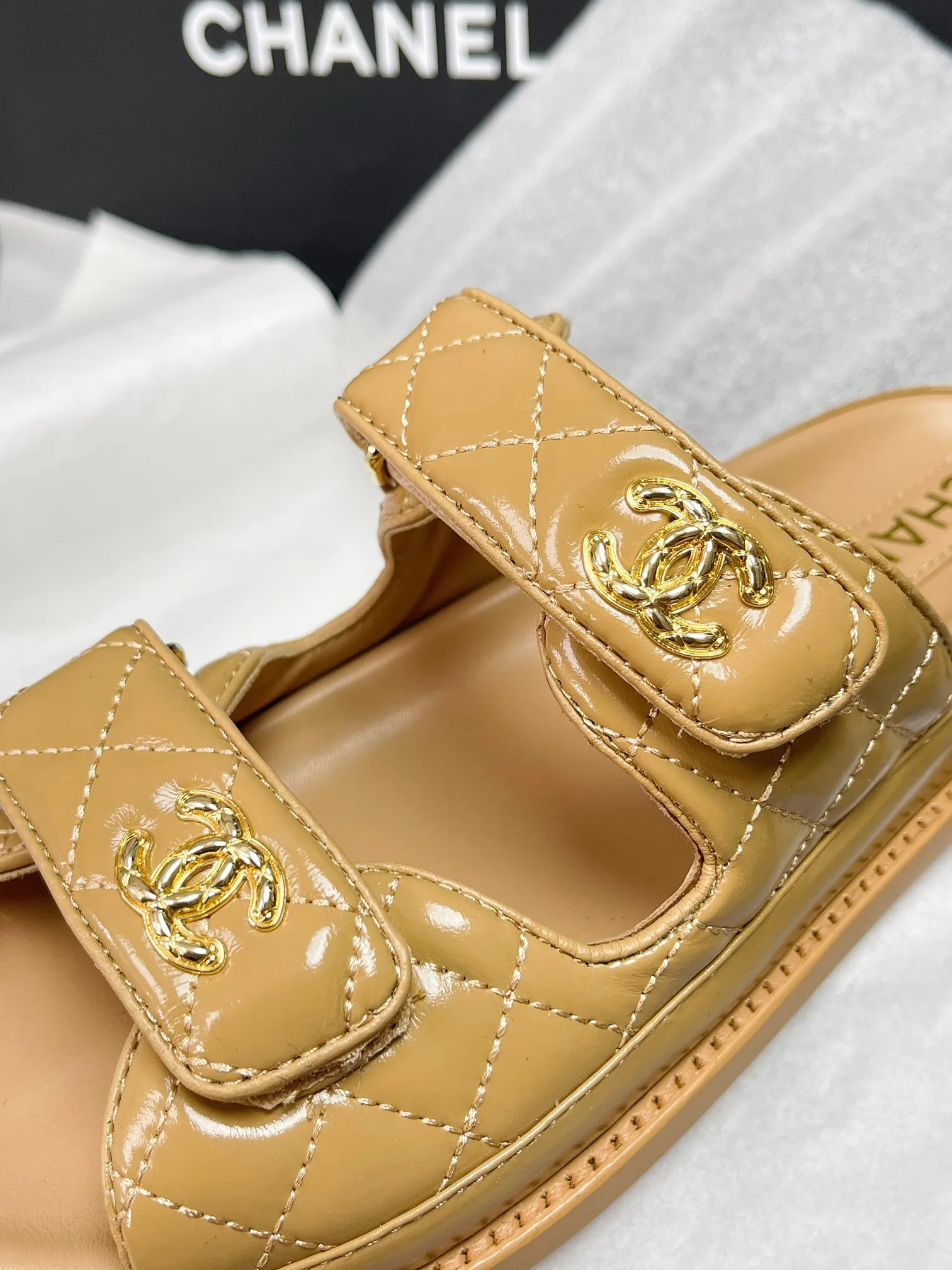 CHANEL ベージュ厚いソールベルクロスリッパ - 画像 (5)