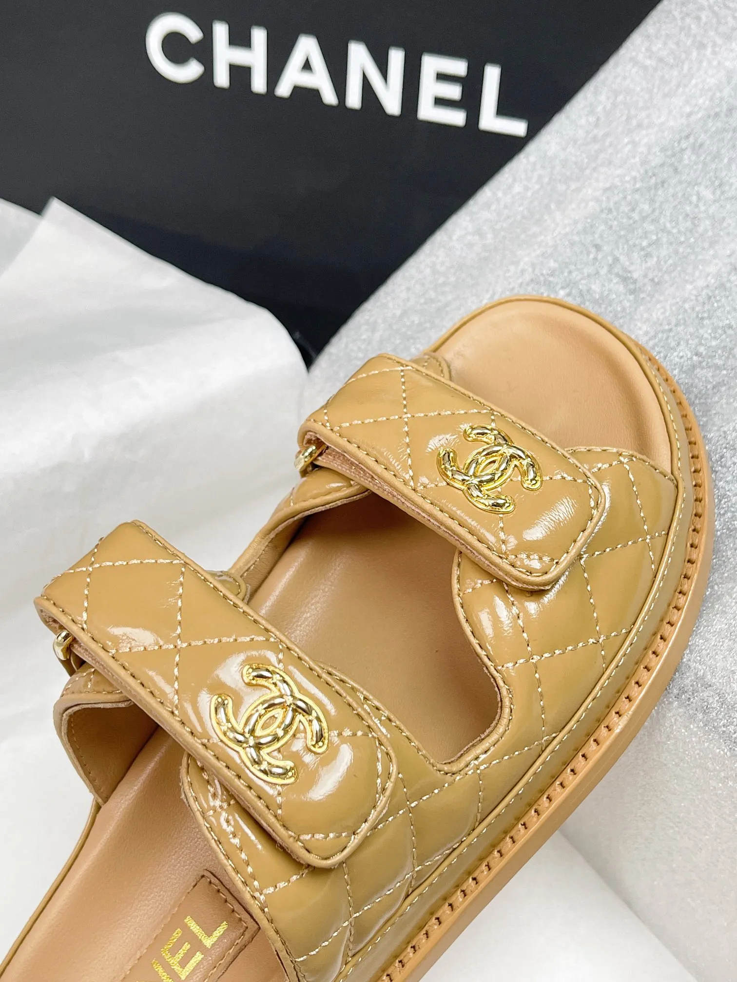 CHANEL ベージュ厚いソールベルクロスリッパ - 画像 (6)