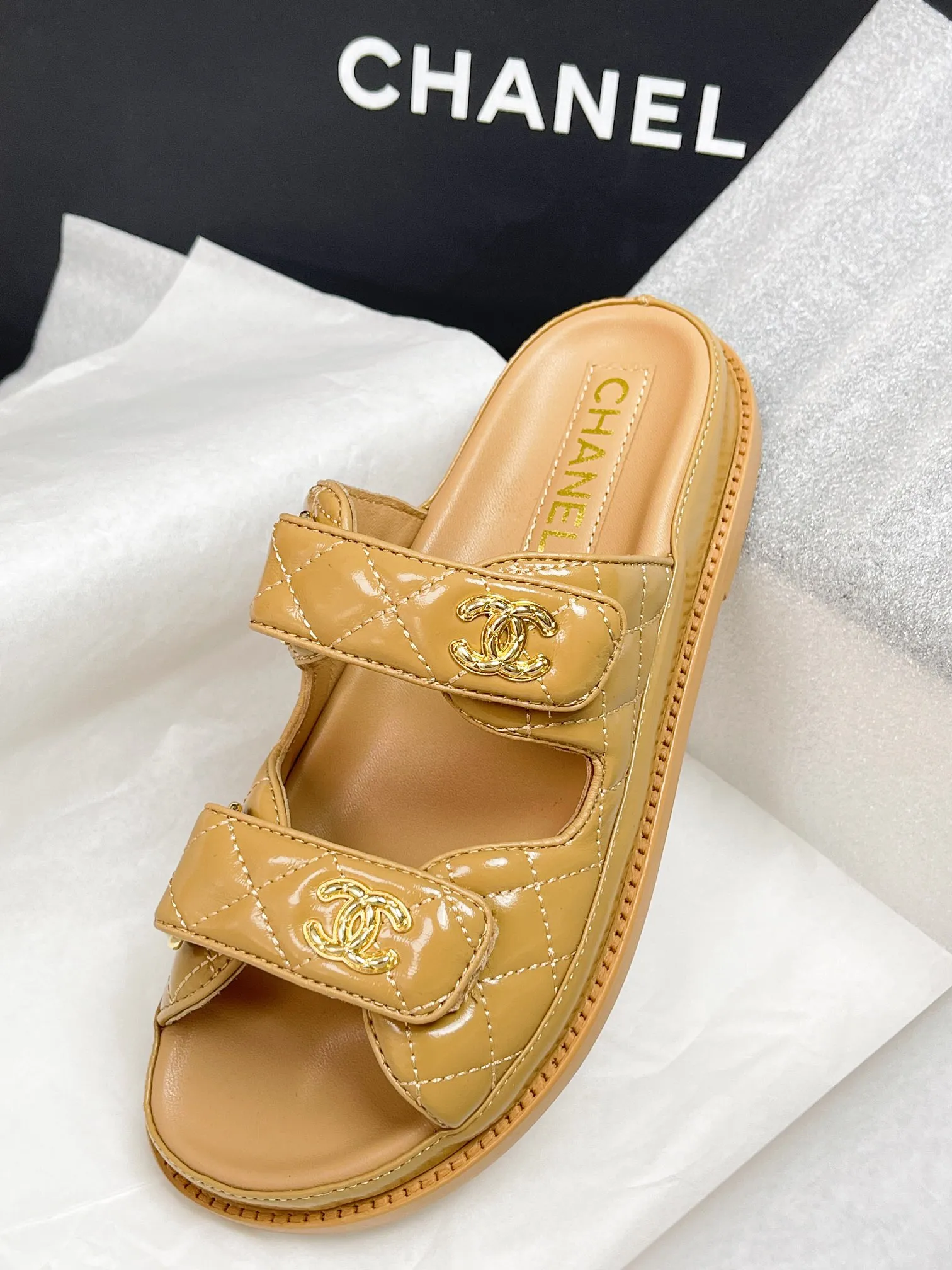 CHANEL ベージュ厚いソールベルクロスリッパ - 画像 (8)