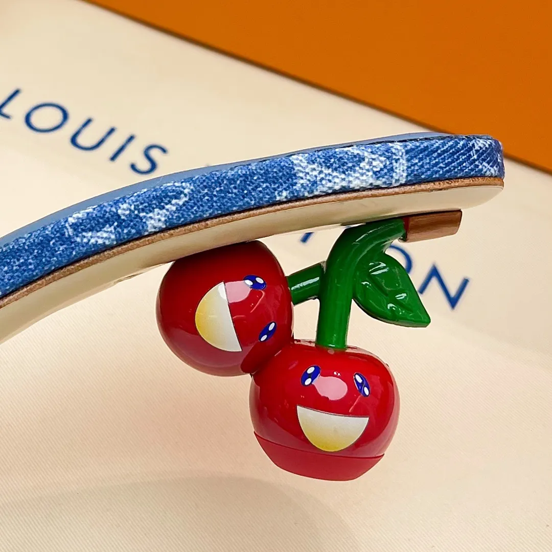 LOUIS VUITTON 新作ミュール ブルー 桜デザイン - 画像 (8)