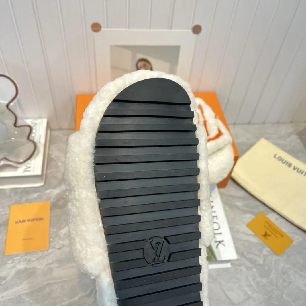 LOUIS VUITTON 新作ウールスリッパ オレンジデザイン - 画像 (7)