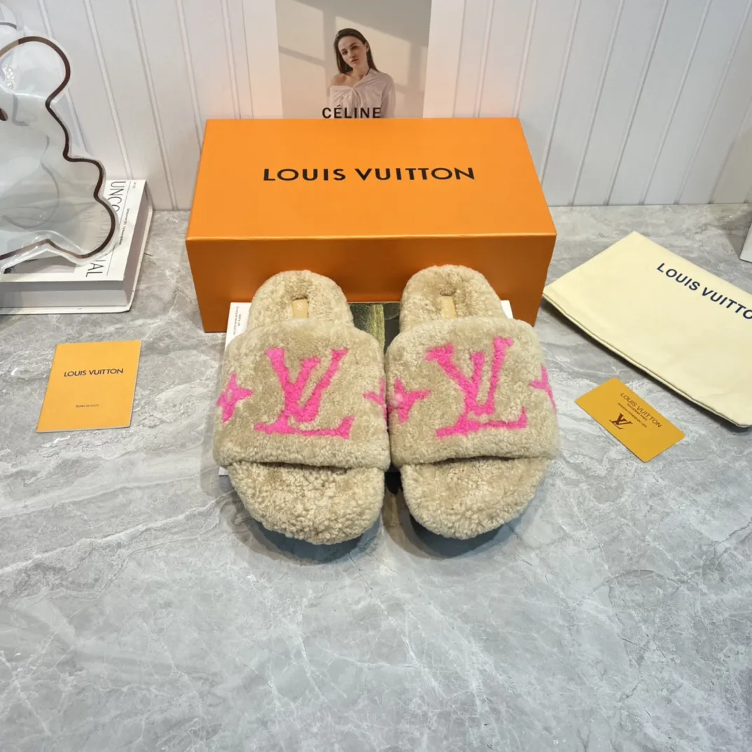 Louis Vuitton 新作ウールスリッパ ピンク フラット