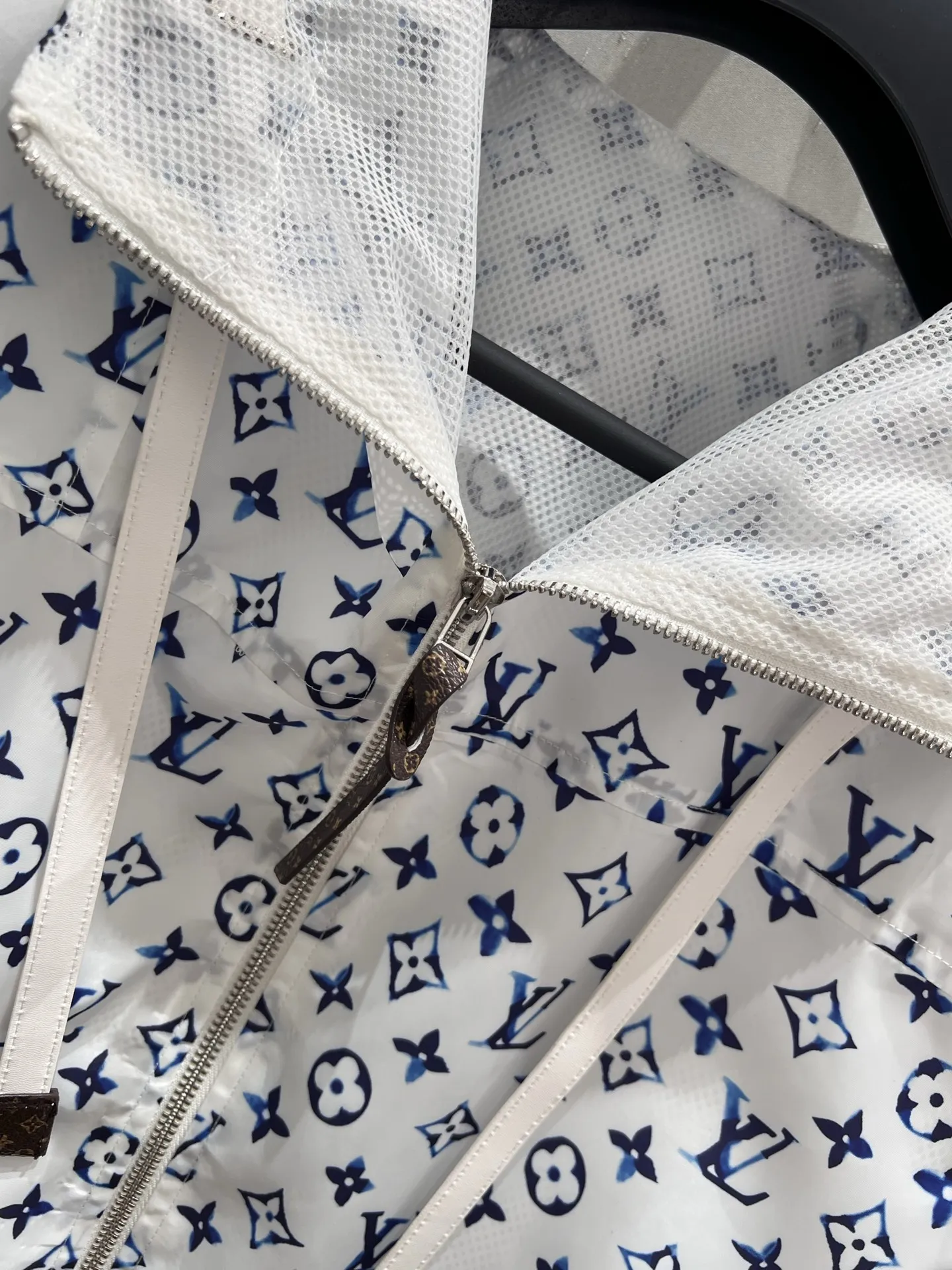 Louis Vuitton 新作黒フード付きジャケット - 画像 (7)