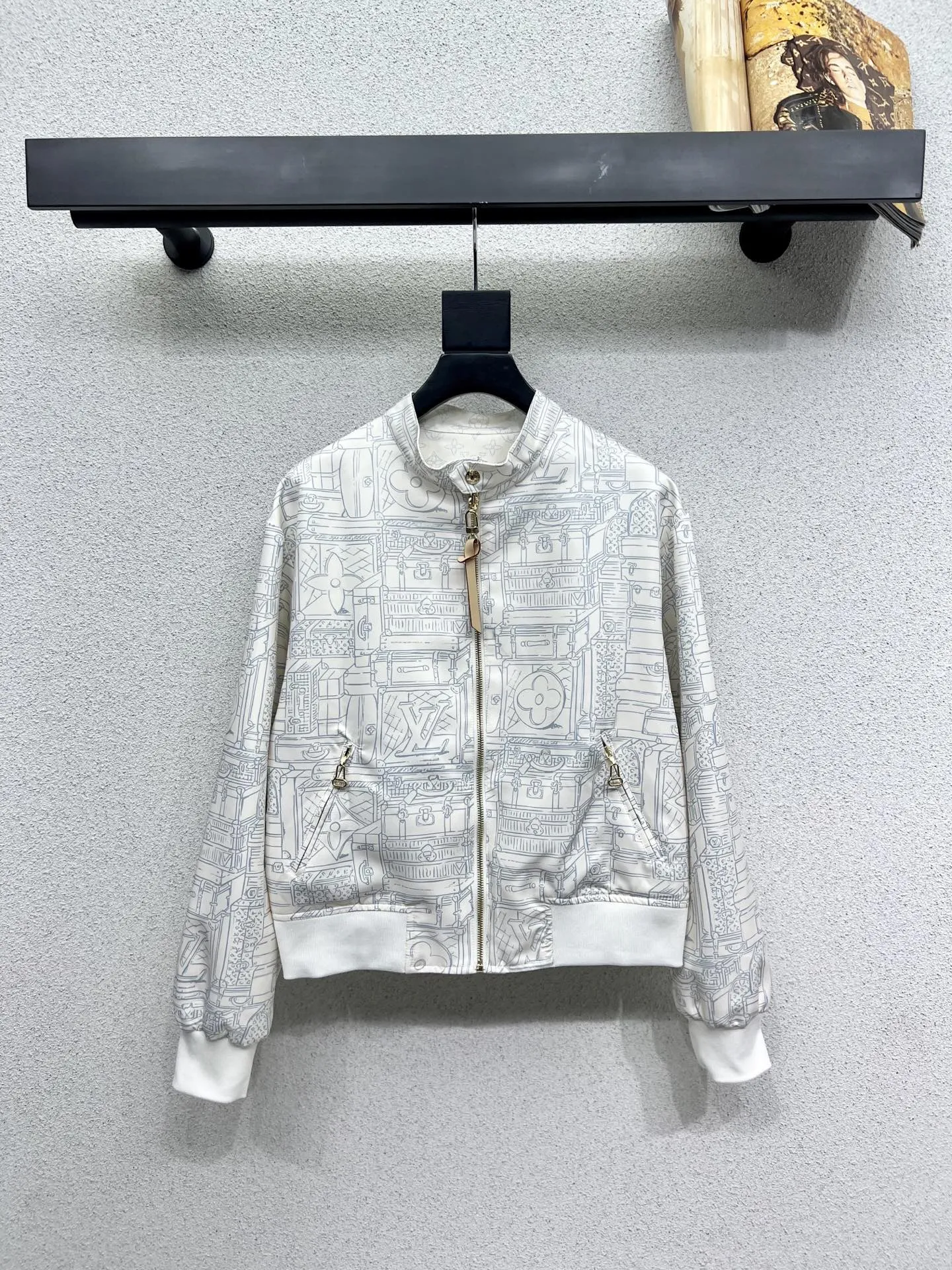 L家新作黒印刷両面ジャケットSML