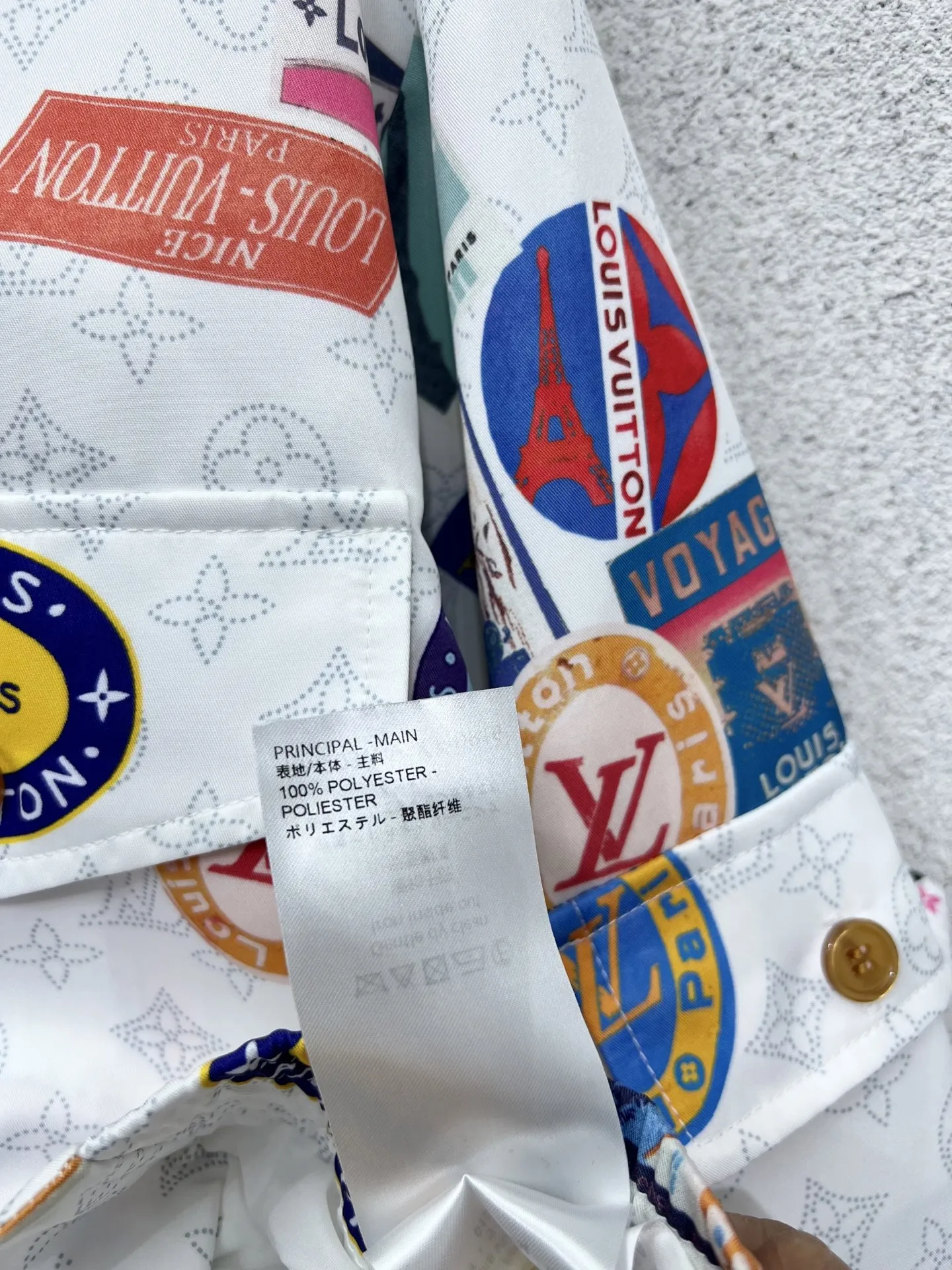 LOUIS VUITTON 印刷ジャケット 黒と白 フード付き - 画像 (10)