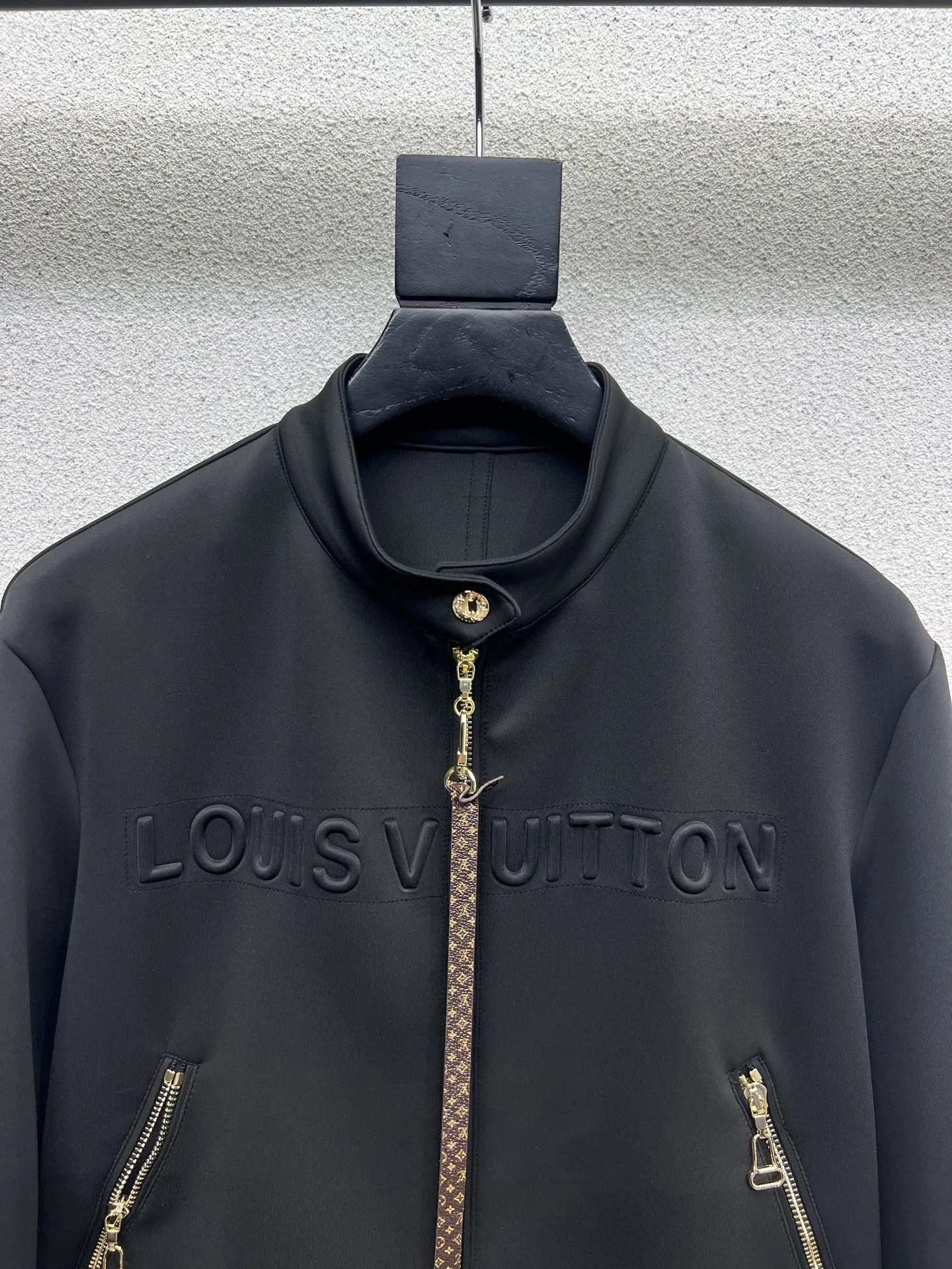 LOUIS VUITTON黒とベージュジャケット新作 - 画像 (4)