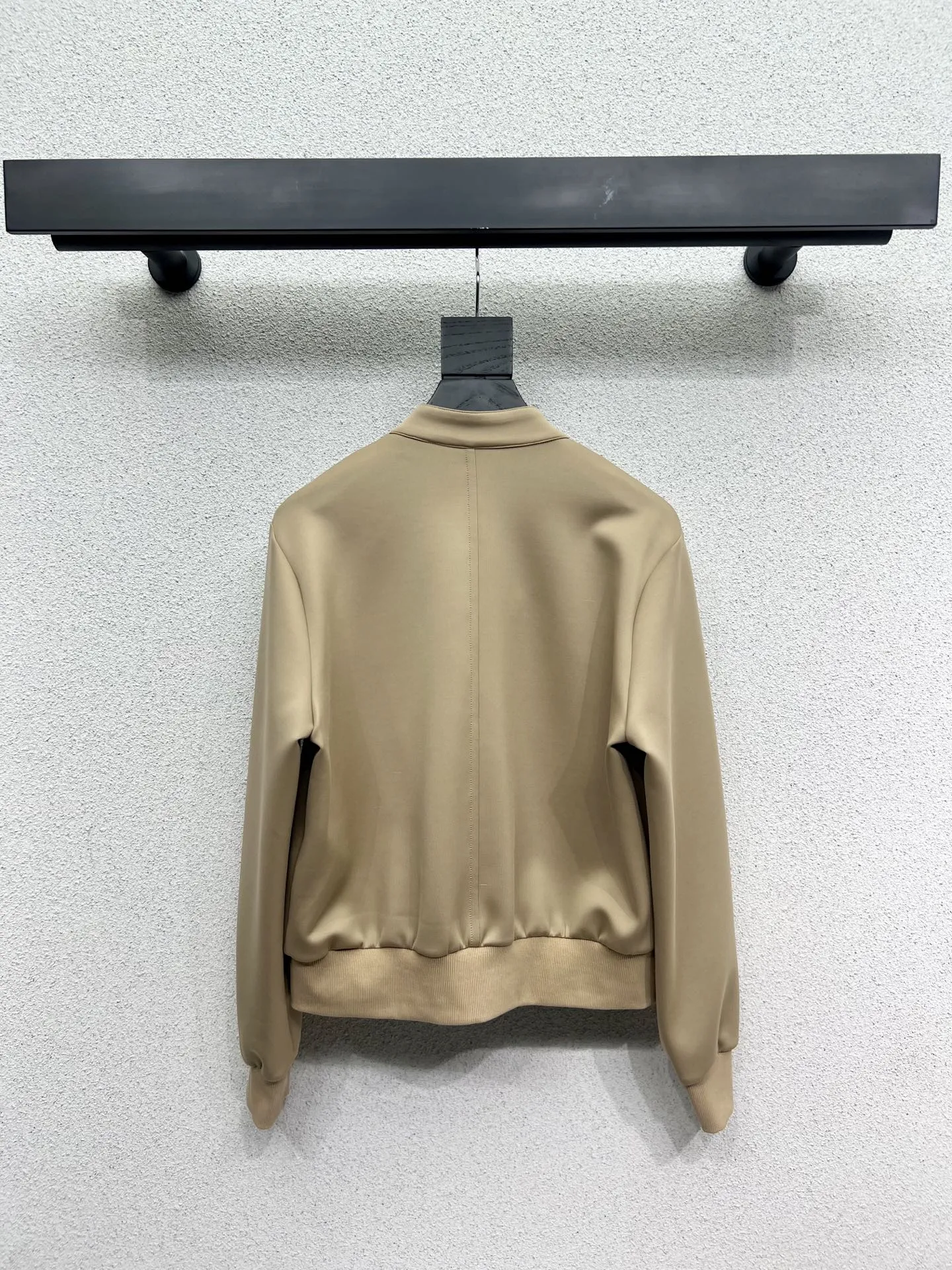 LOUIS VUITTON黒とベージュジャケット新作 - 画像 (9)