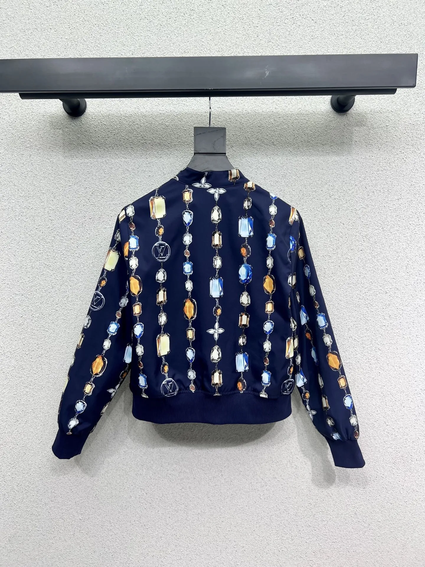 Louis Vuitton 新作黒ダイヤモンド印刷両面ジャケット - 画像 (5)