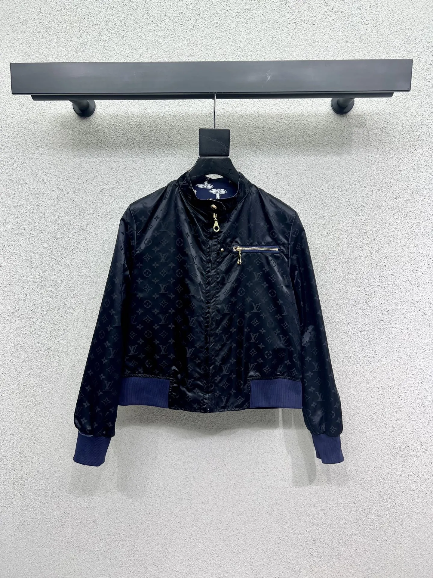 Louis Vuitton 新作黒ダイヤモンド印刷両面ジャケット - 画像 (6)