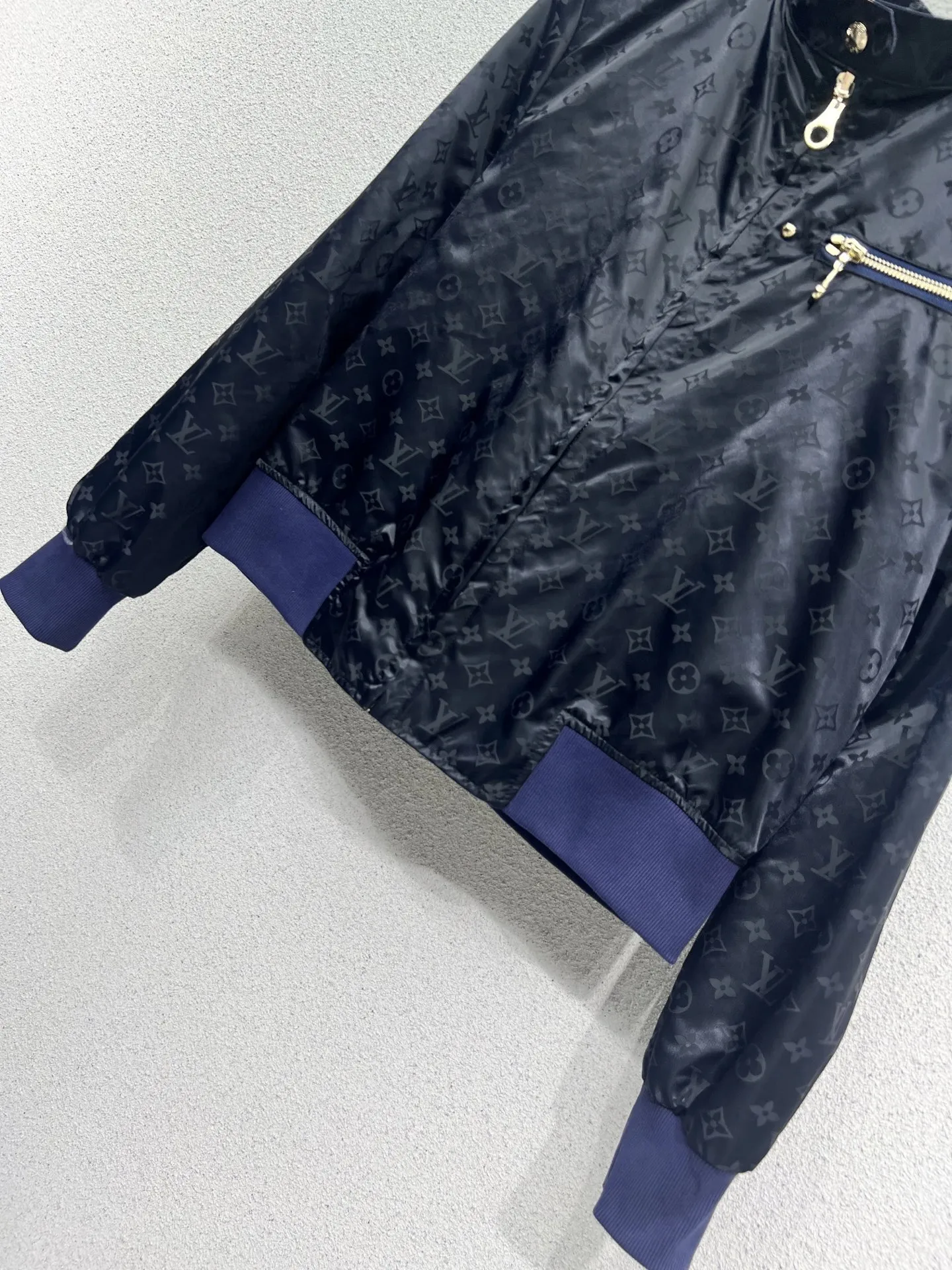 Louis Vuitton 新作黒ダイヤモンド印刷両面ジャケット - 画像 (8)