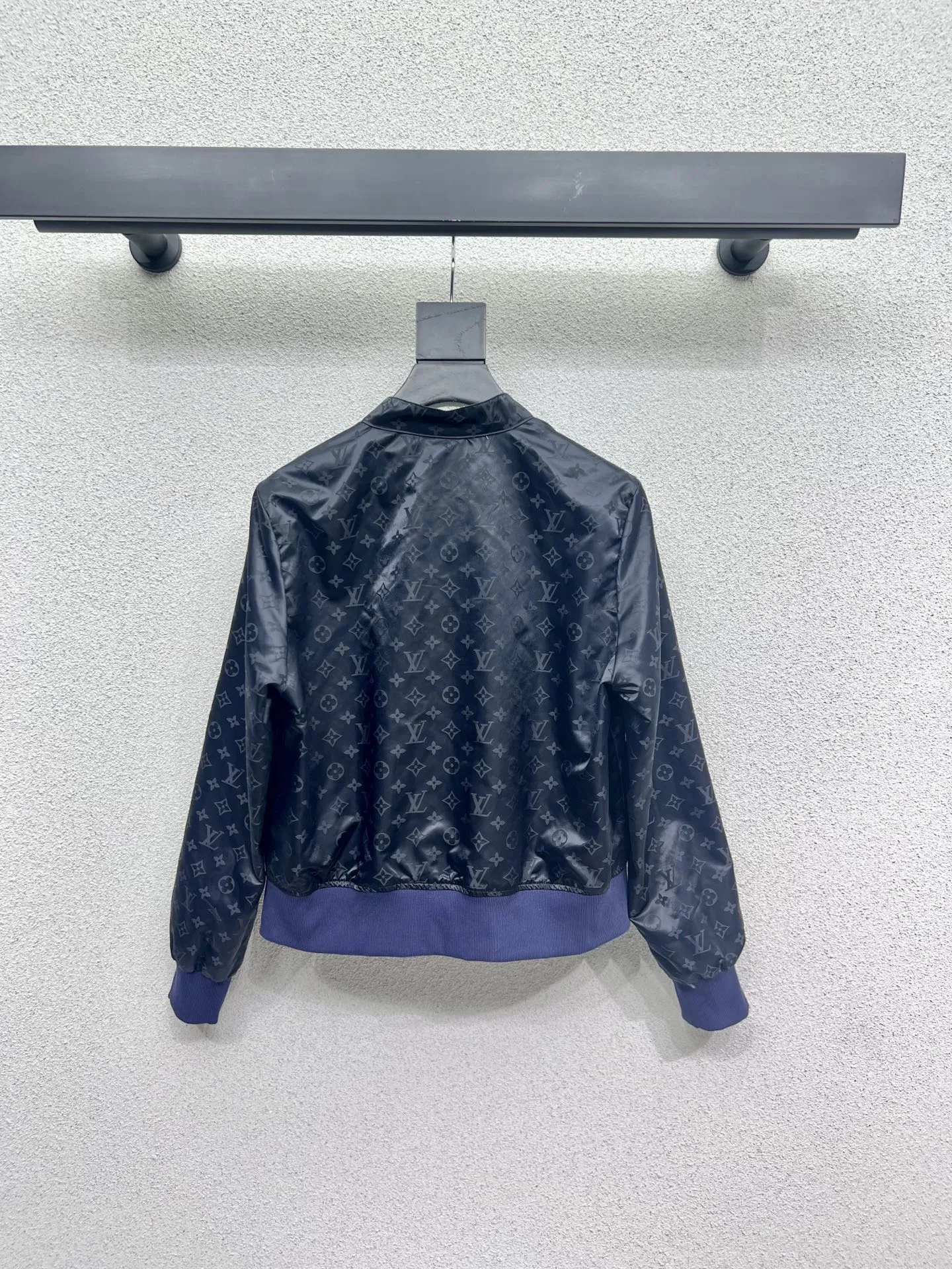 Louis Vuitton 新作黒ダイヤモンド印刷両面ジャケット - 画像 (9)