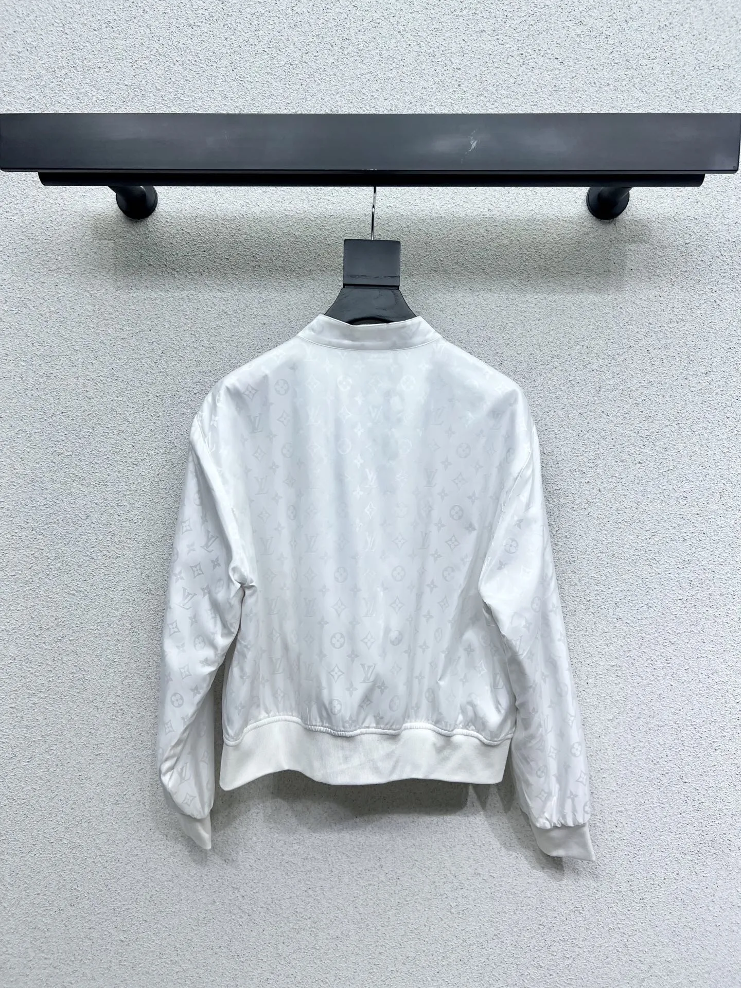 LOUIS VUITTON 黒 両面ジャケット 新作 - 画像 (5)