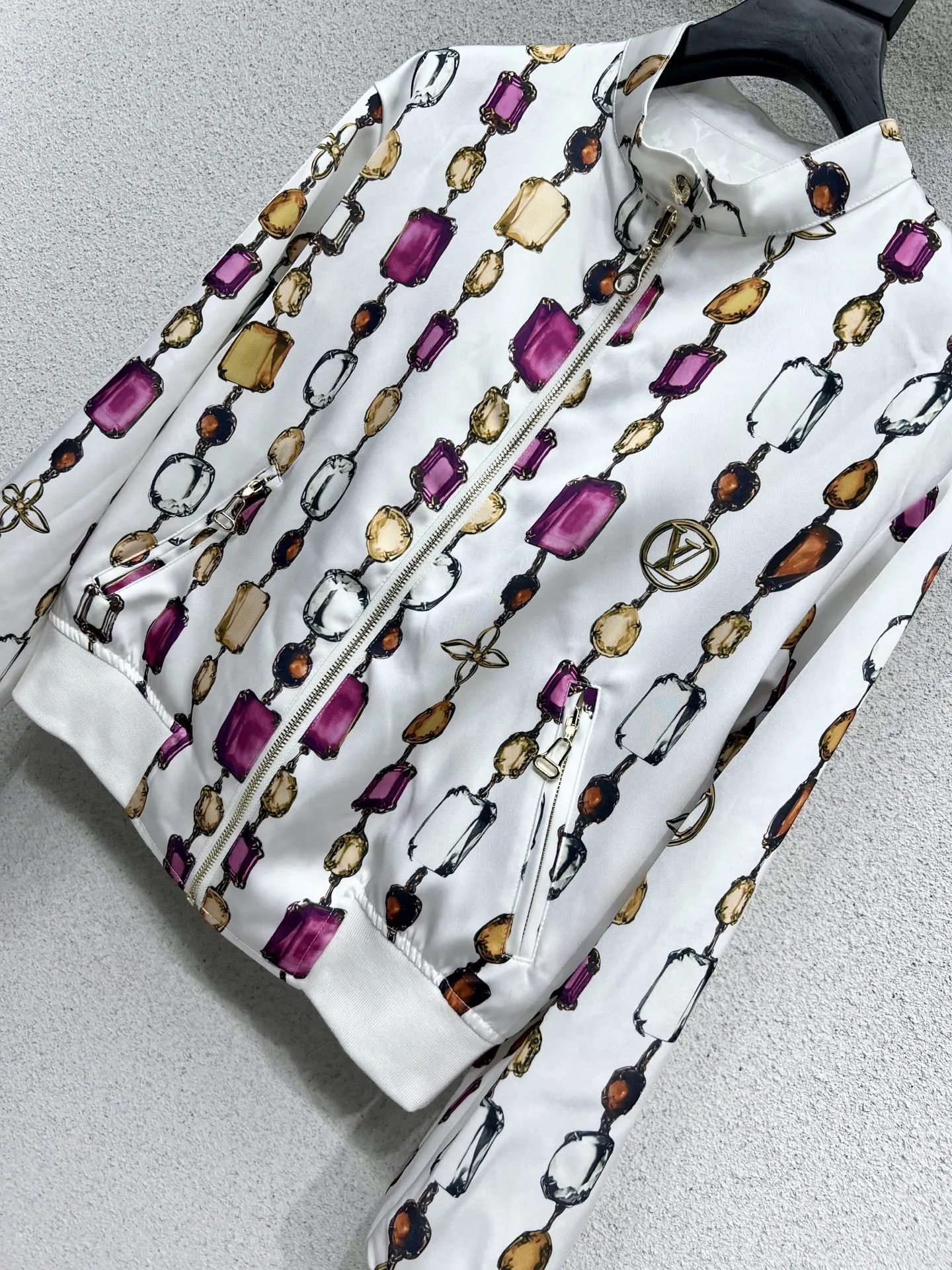 LOUIS VUITTON 黒 両面ジャケット 新作 - 画像 (7)