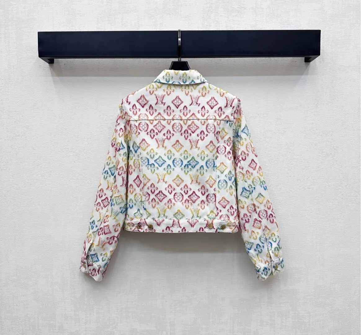 Louis Vuitton新作黒チェック柄ジャケット - 画像 (6)