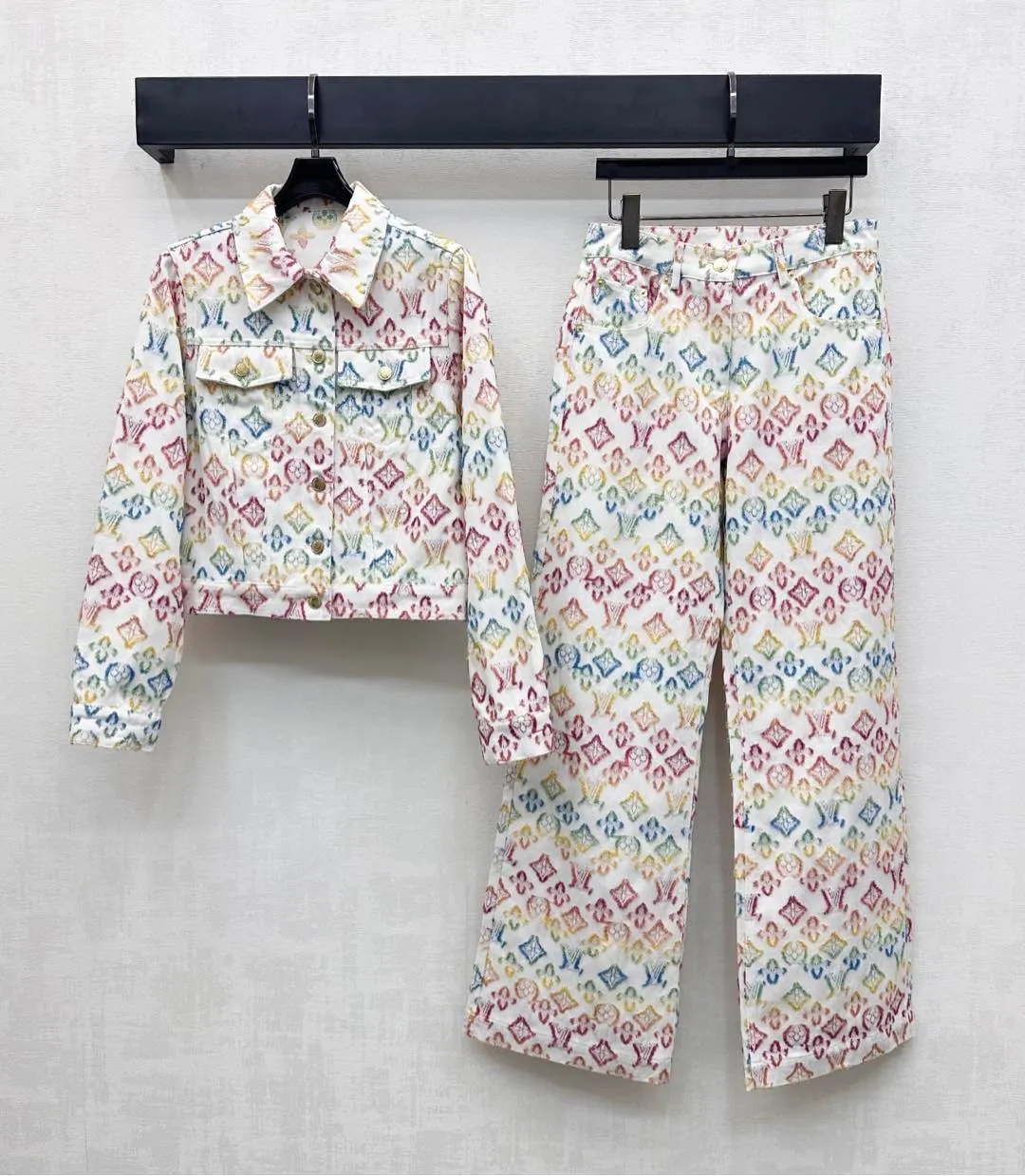 Louis Vuitton新作黒チェック柄ジャケット - 画像 (8)