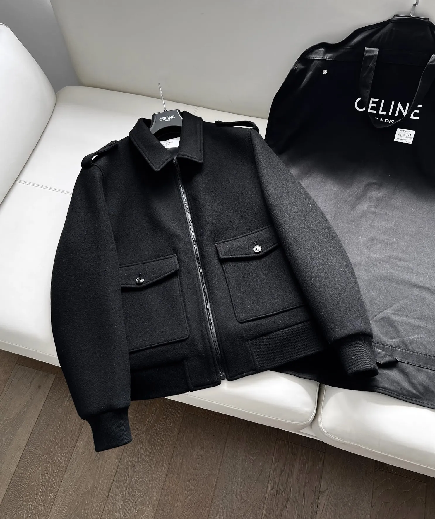 CELINE黒両面カシミヤウエストジャケット新作