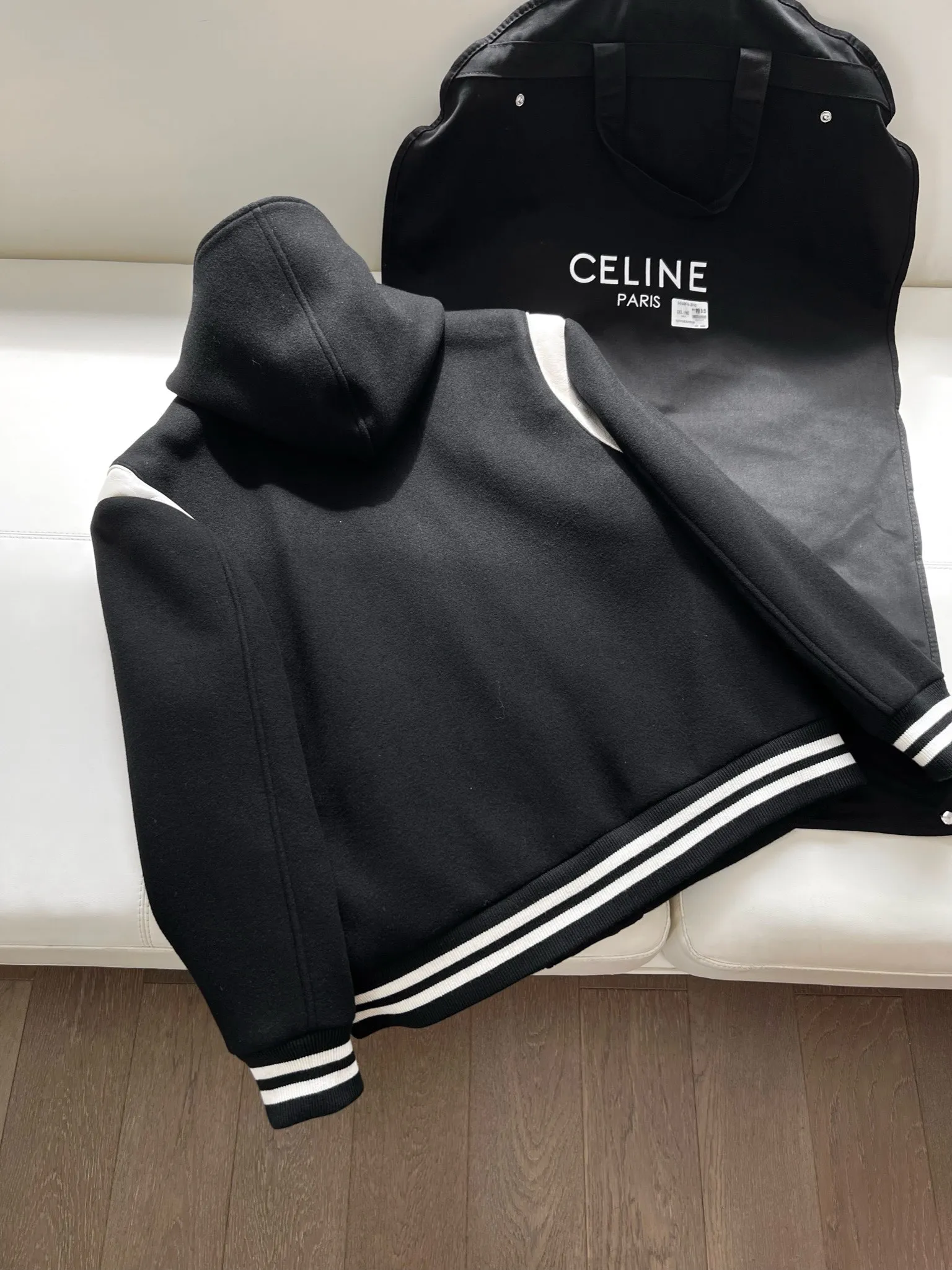 CELINE 黒フード付き新作レジャージャケット - 画像 (10)