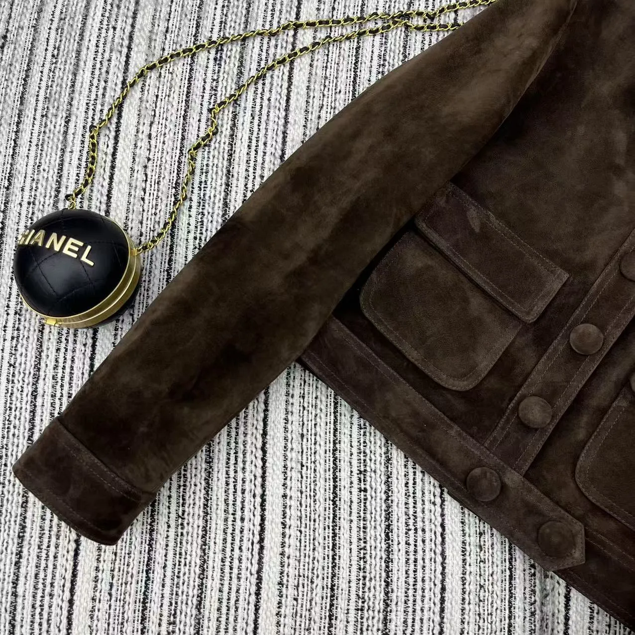 CELINE新作黒翻領レザージャケット - 画像 (7)