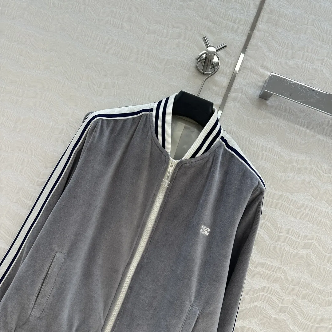 CE新作黒レジャージャケットフード付き - 画像 (3)