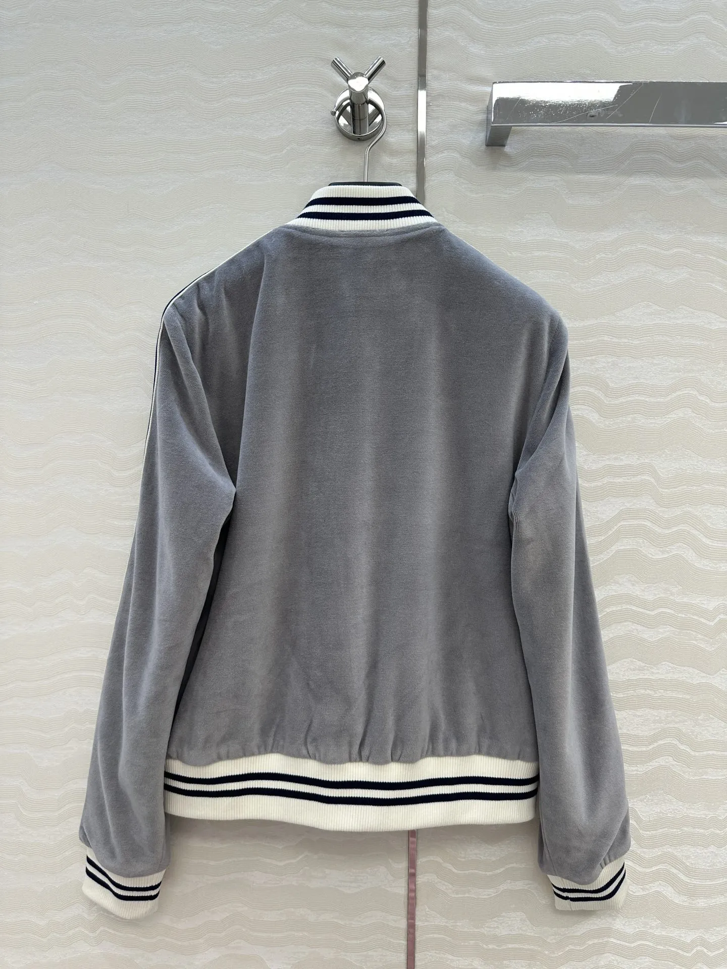 CE新作黒レジャージャケットフード付き - 画像 (10)