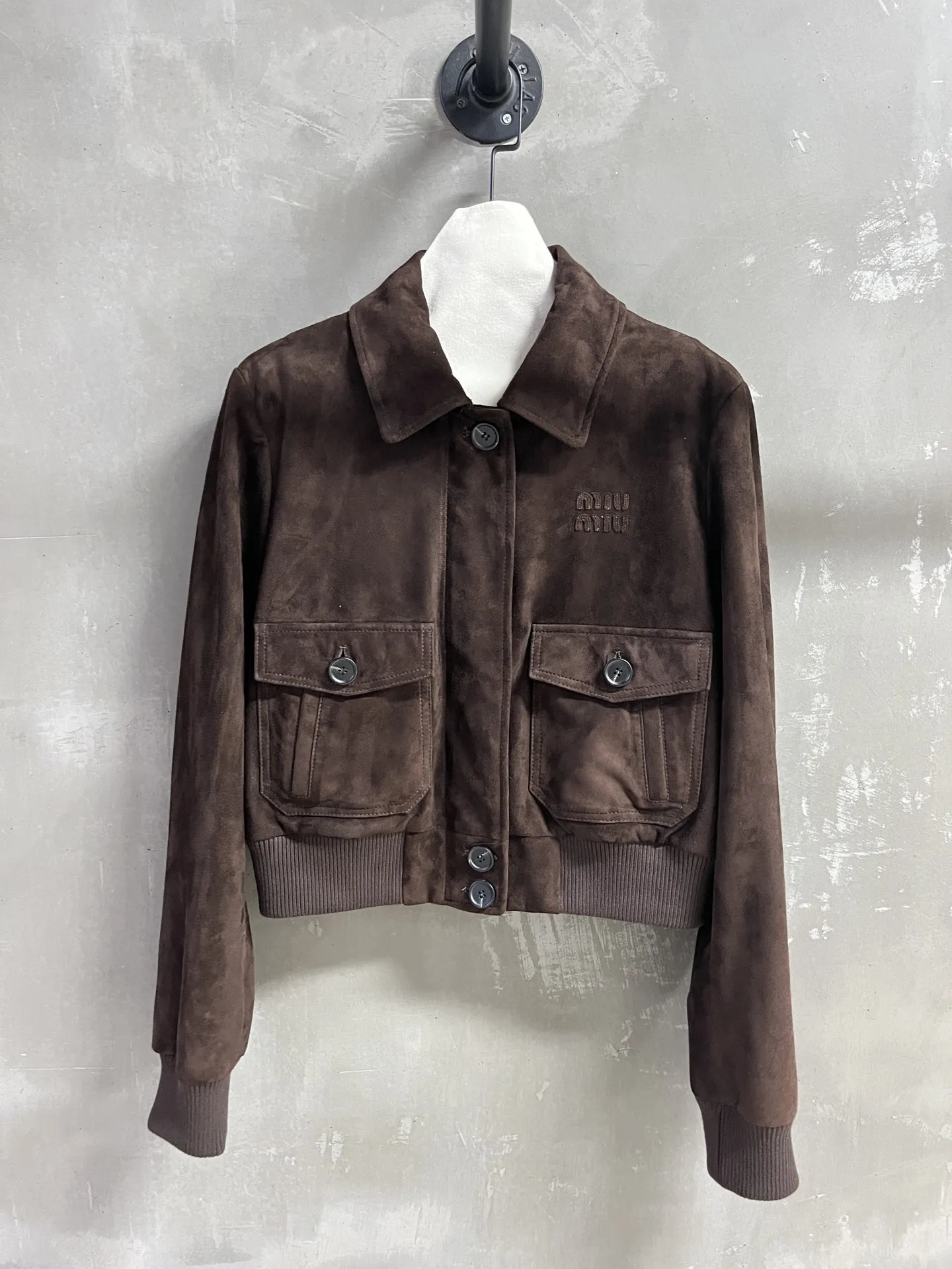 MiuMiu新作黒レザージャケット秋と冬