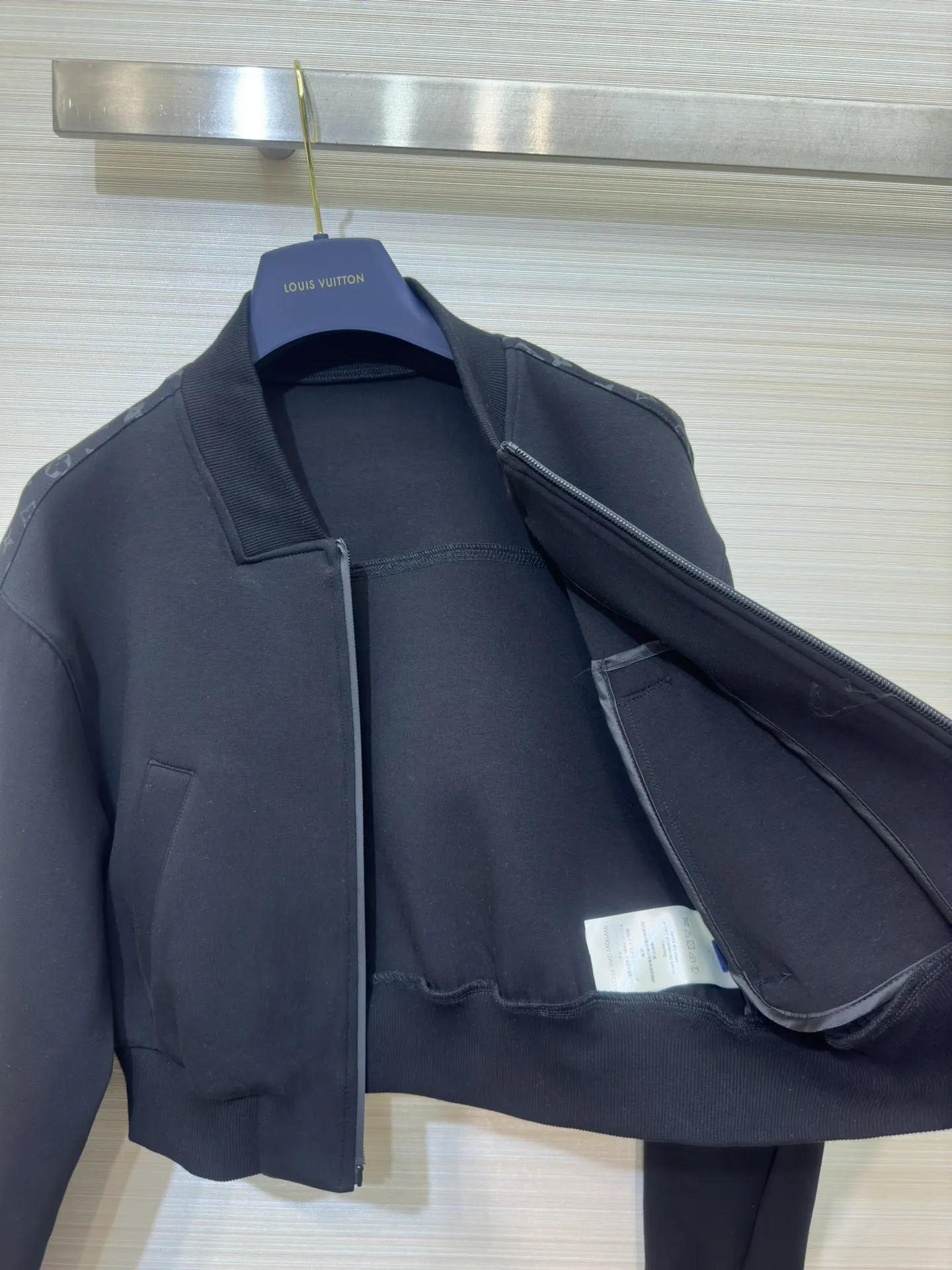 Louis Vuitton 黒新作ジャケットSML - 画像 (12)