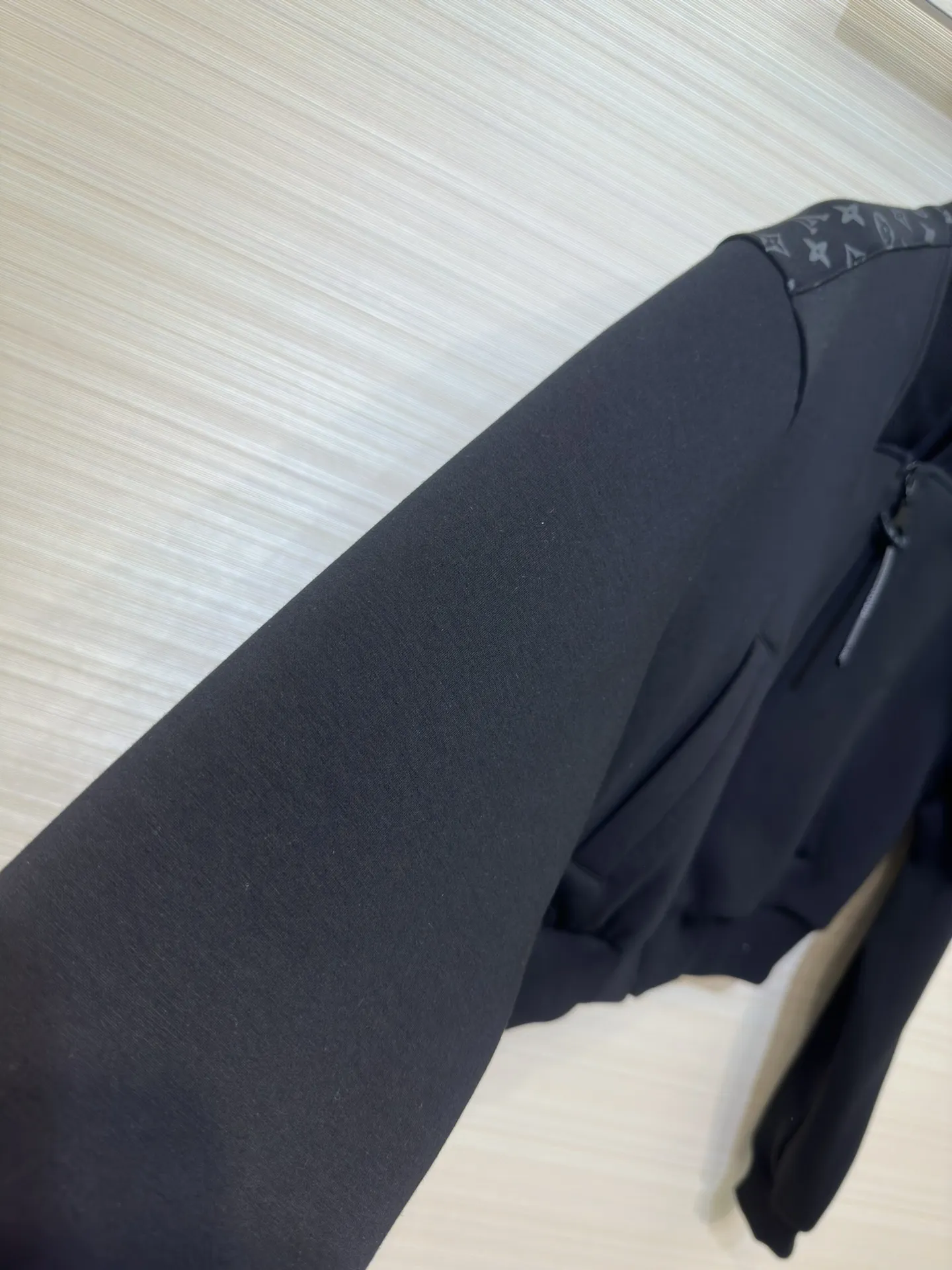 Louis Vuitton 黒新作ジャケットSML - 画像 (4)