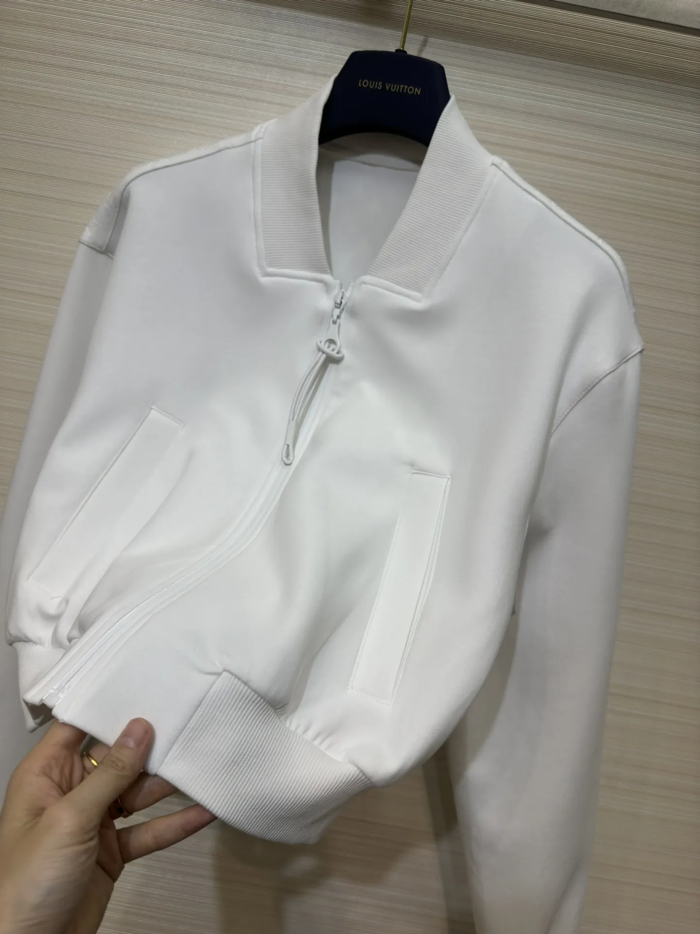 Louis Vuitton 新作黒フード付きジャケット - 画像 (5)