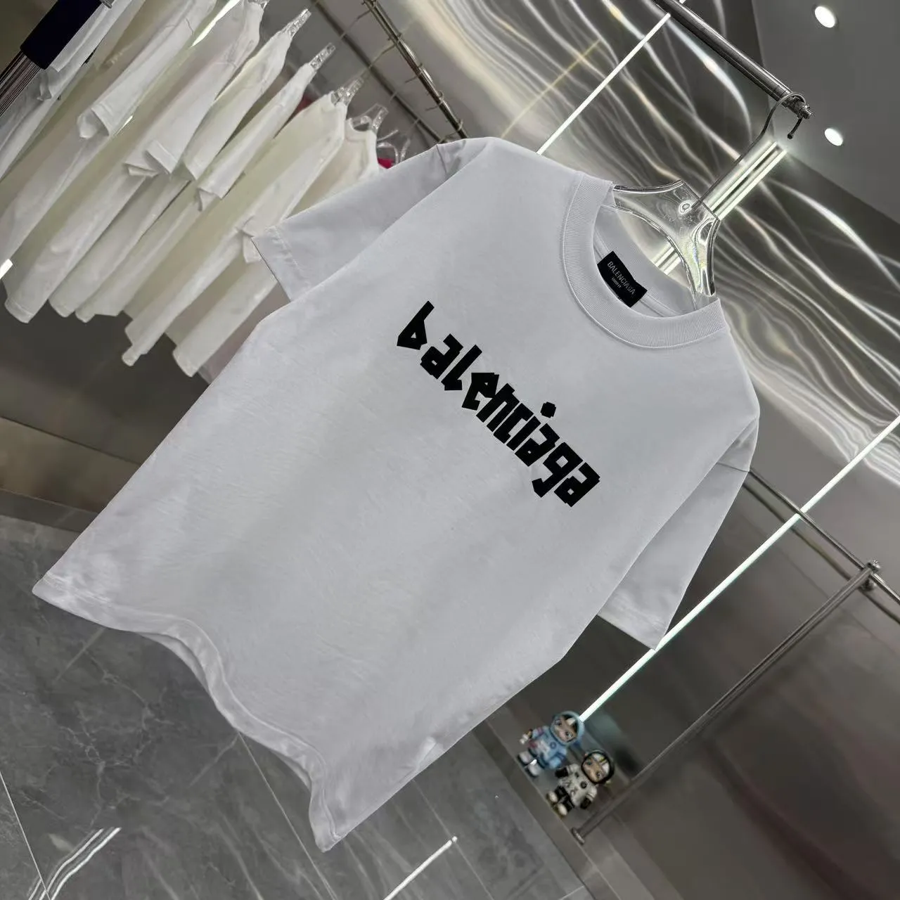BALENCIAGA 白 Tシャツ 2025新作 ゆったり - 画像 (3)