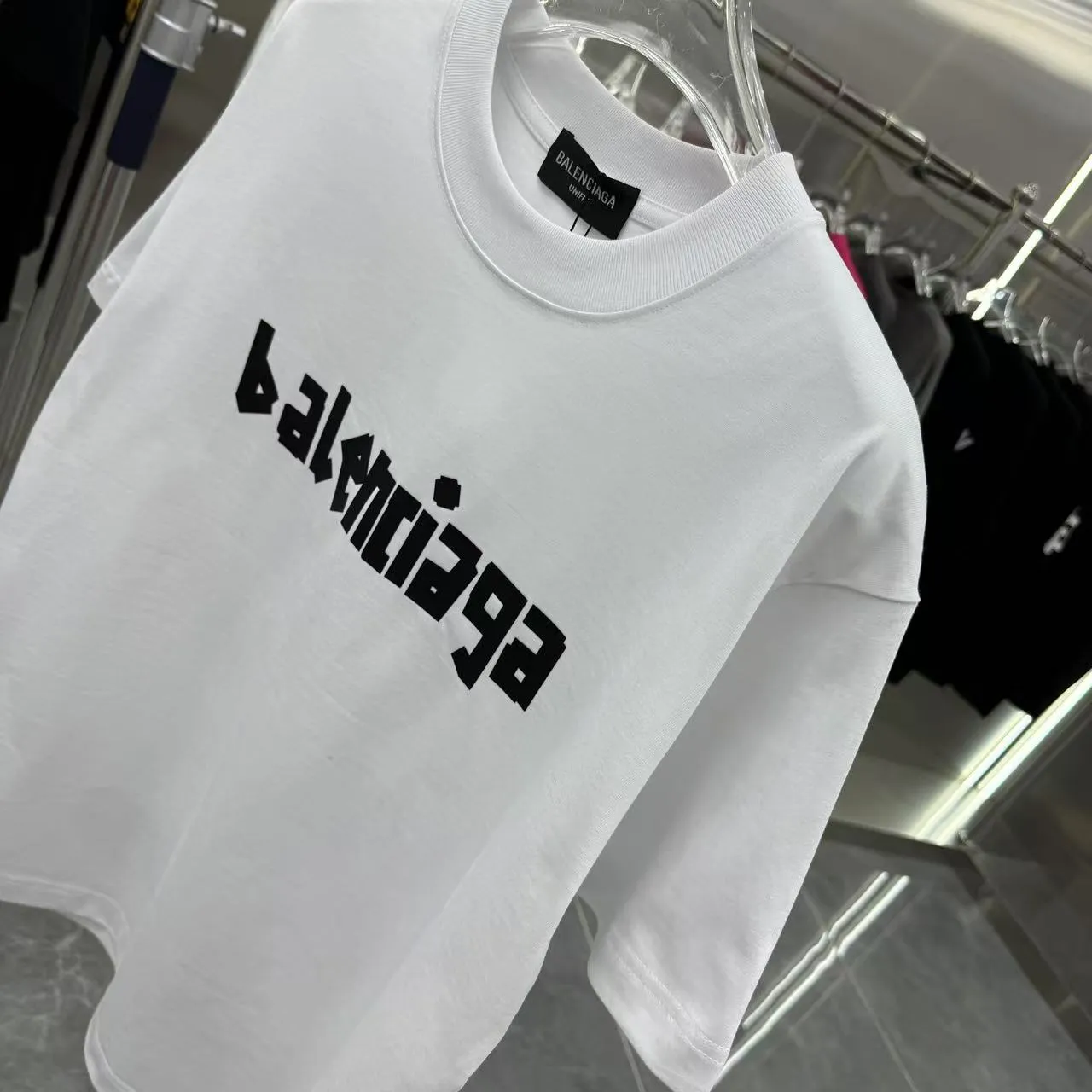 BALENCIAGA 白 Tシャツ 2025新作 ゆったり - 画像 (5)