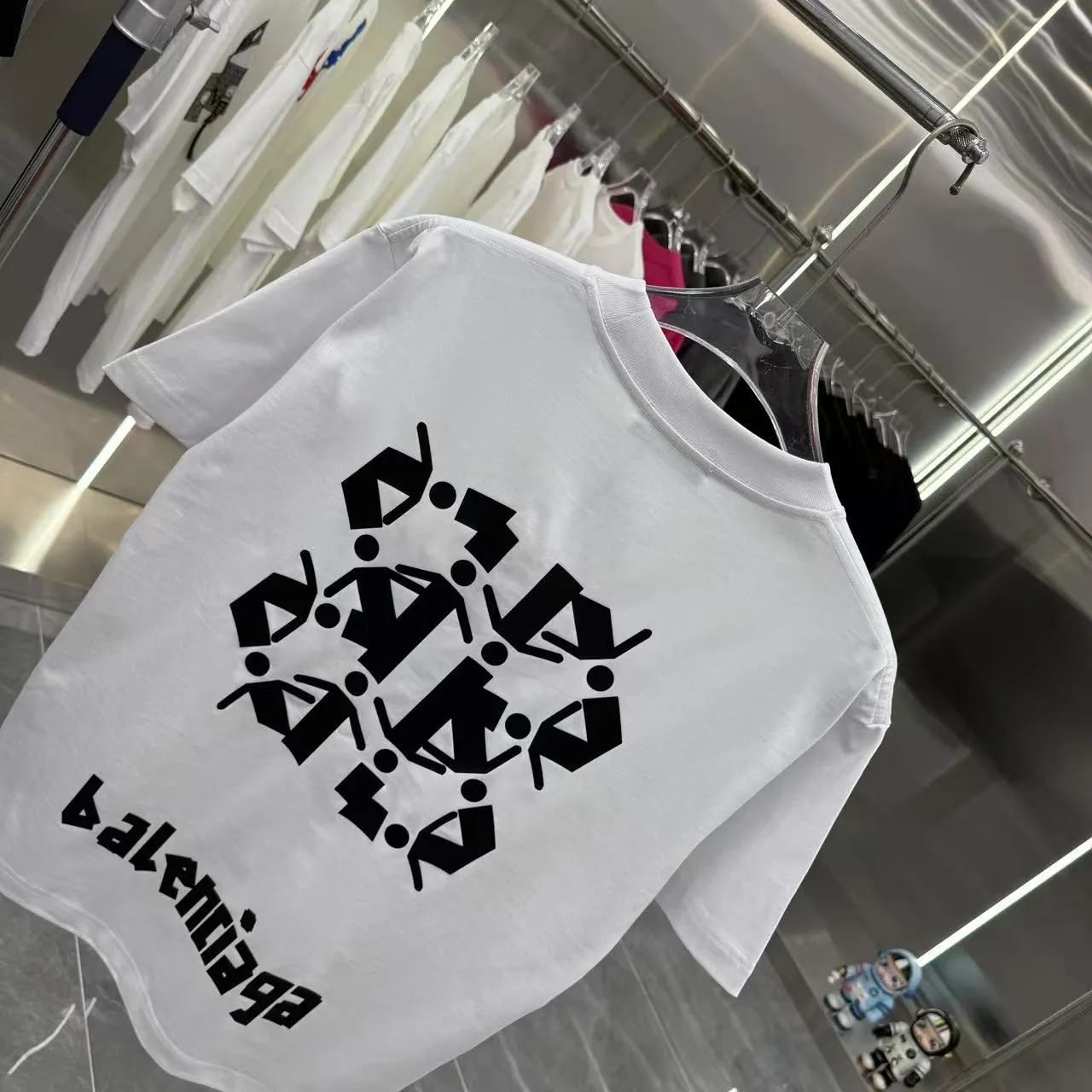 BALENCIAGA 白 Tシャツ 2025新作 ゆったり - 画像 (9)