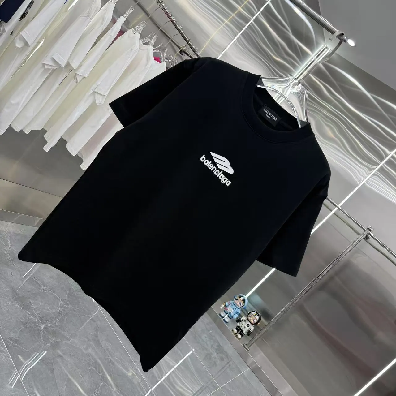 Balenciaga 黒色 厚板シリコンプリントTシャツ - 画像 (3)