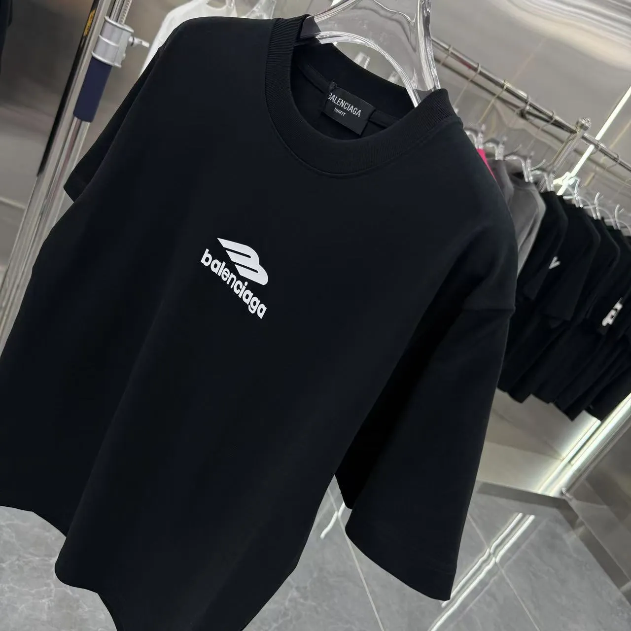 Balenciaga 黒色 厚板シリコンプリントTシャツ - 画像 (5)