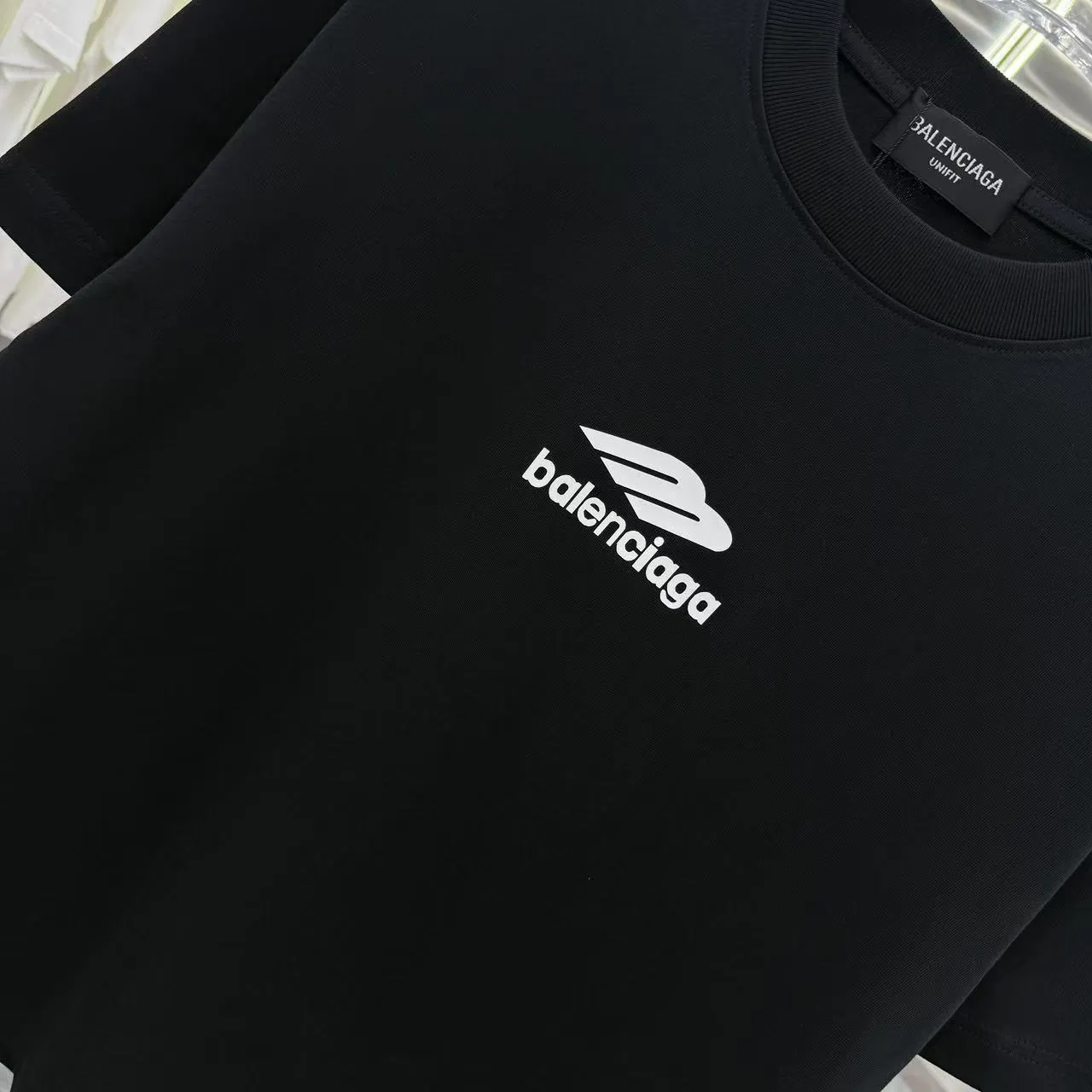 Balenciaga 黒色 厚板シリコンプリントTシャツ - 画像 (6)